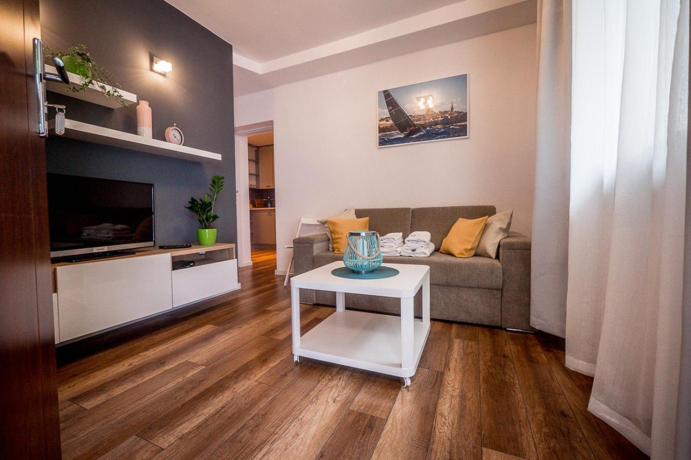Apartment photo 1