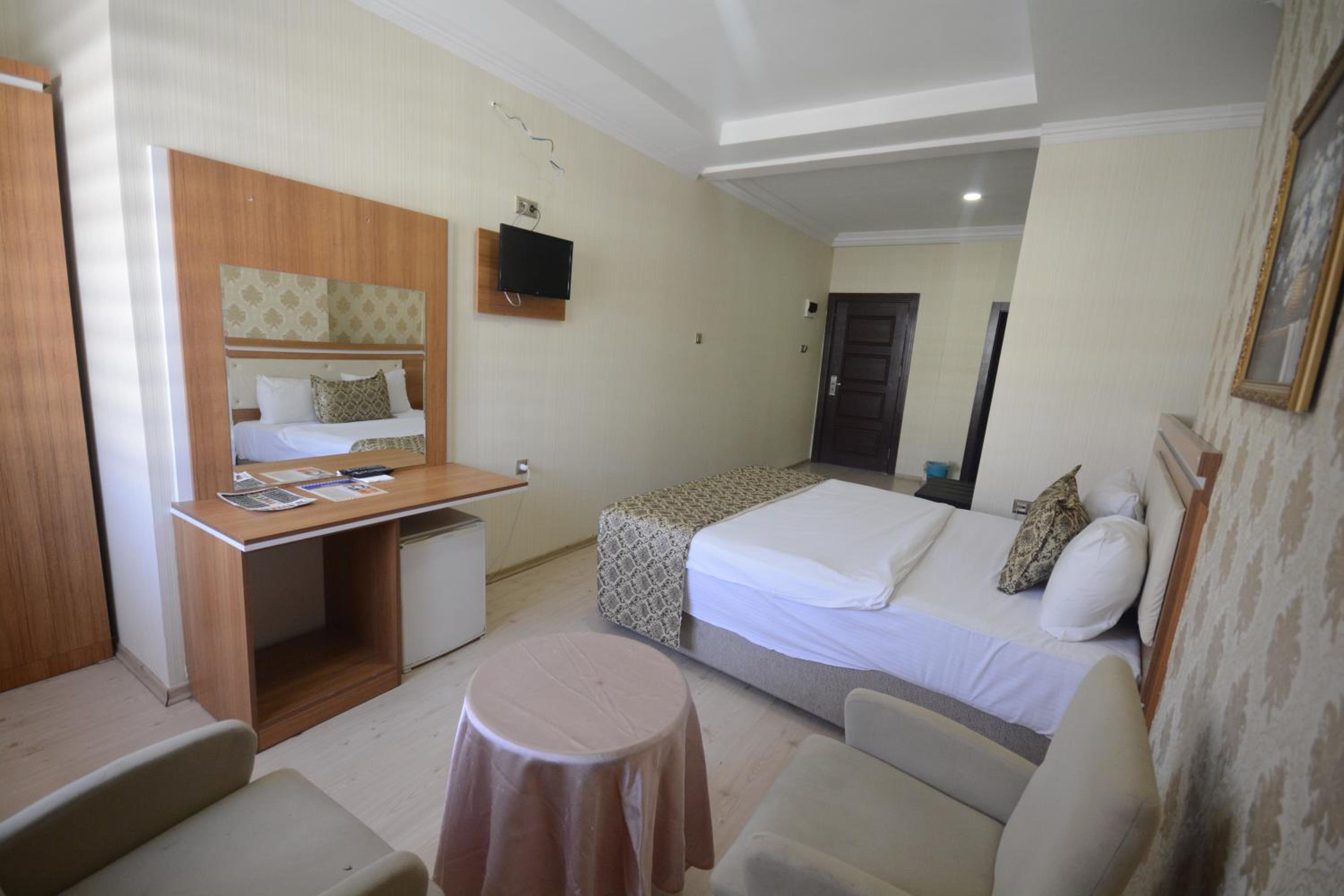Double or Twin Room photo 2