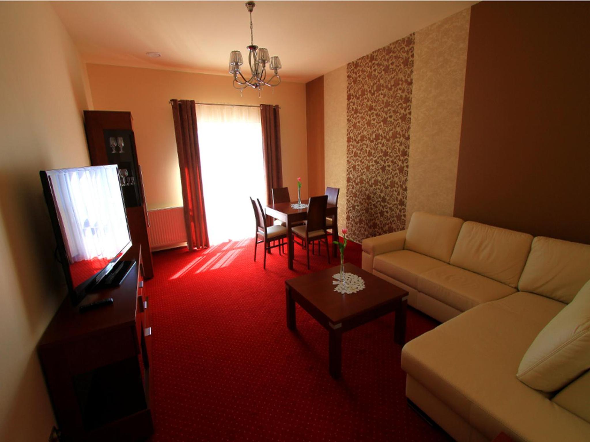 Apartment with Spa Bath - Photo 9