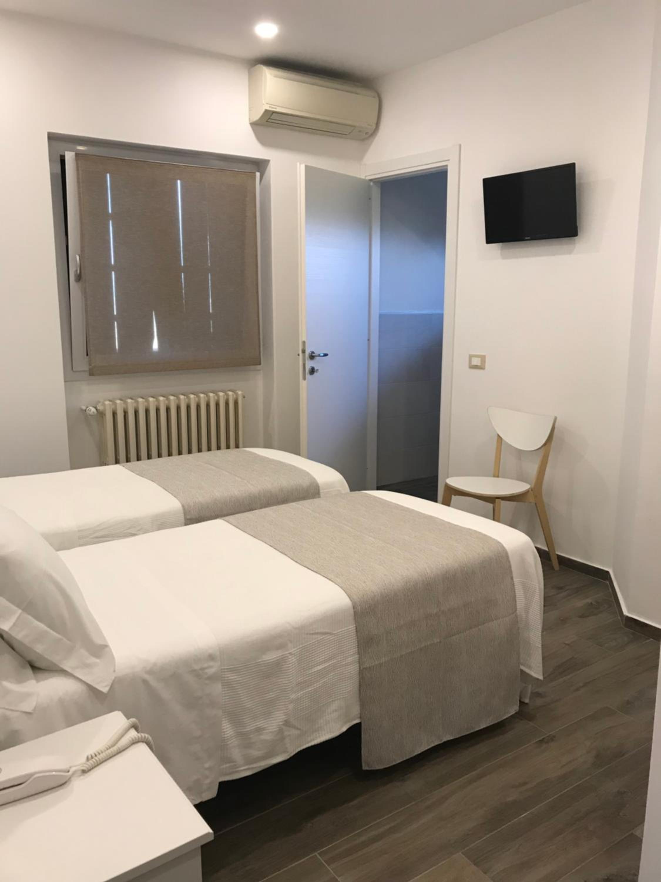 Twin Room photo 2