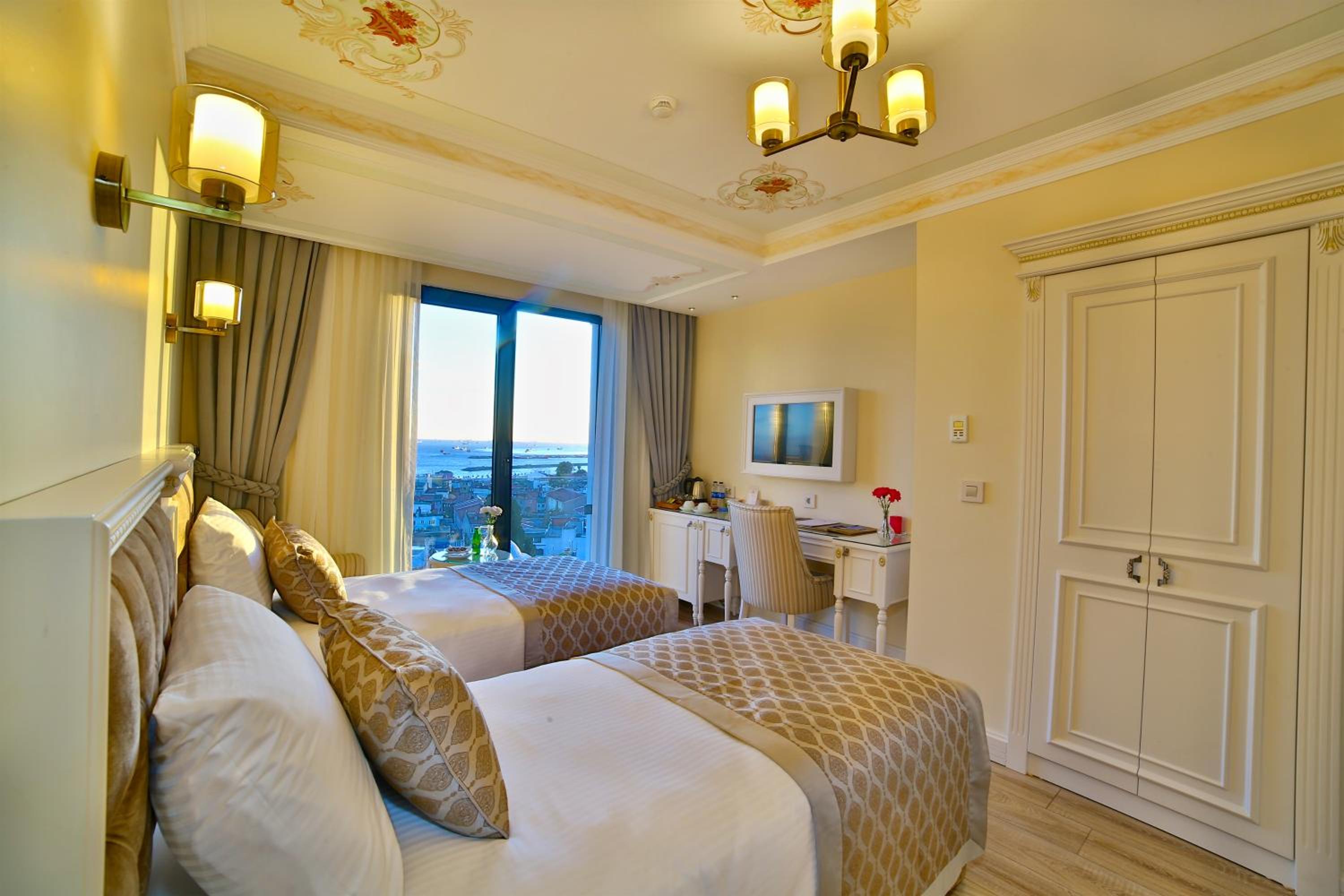 Family Junior Suite with Sea View photo 3