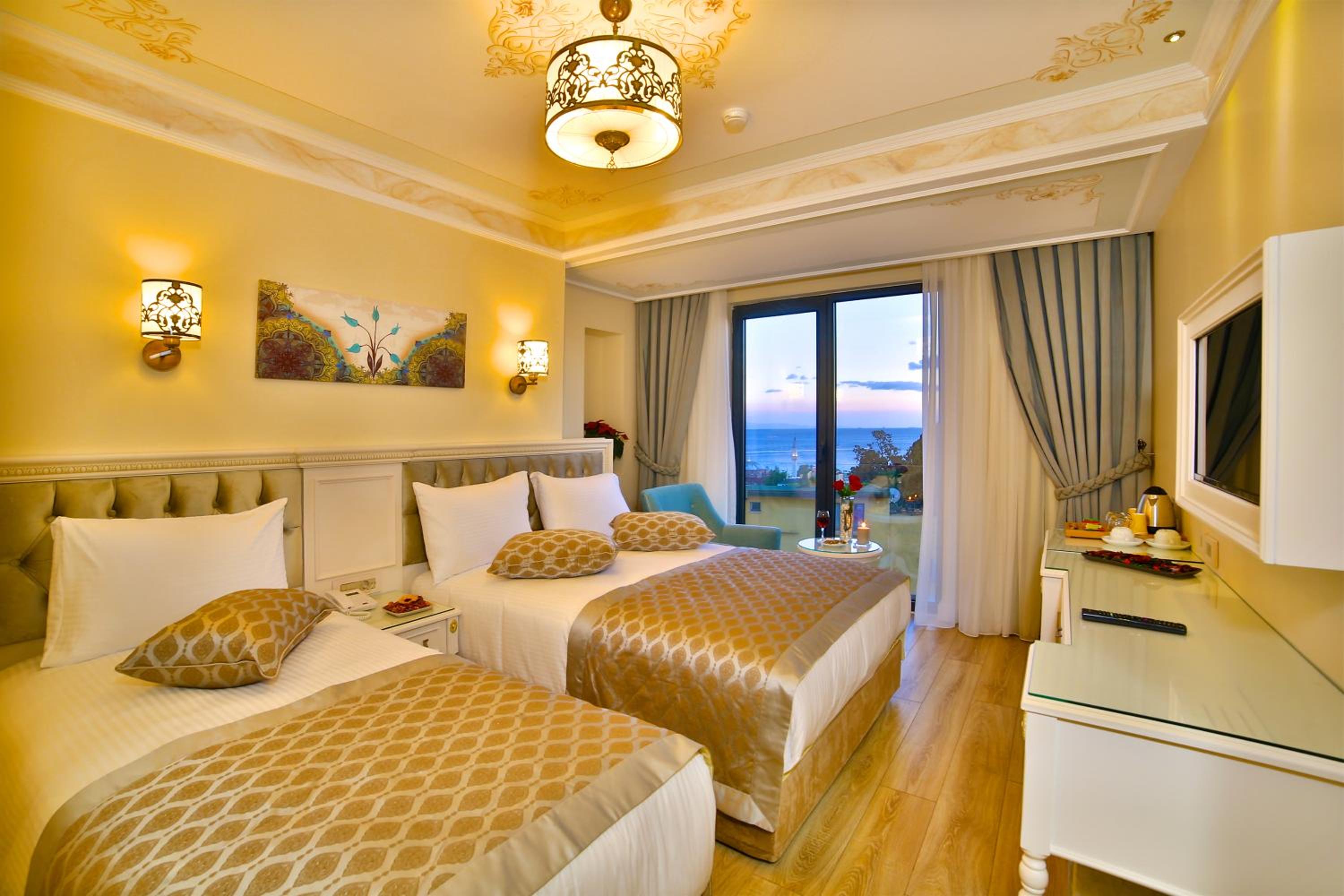 Deluxe Triple Room with Sea View photo 3
