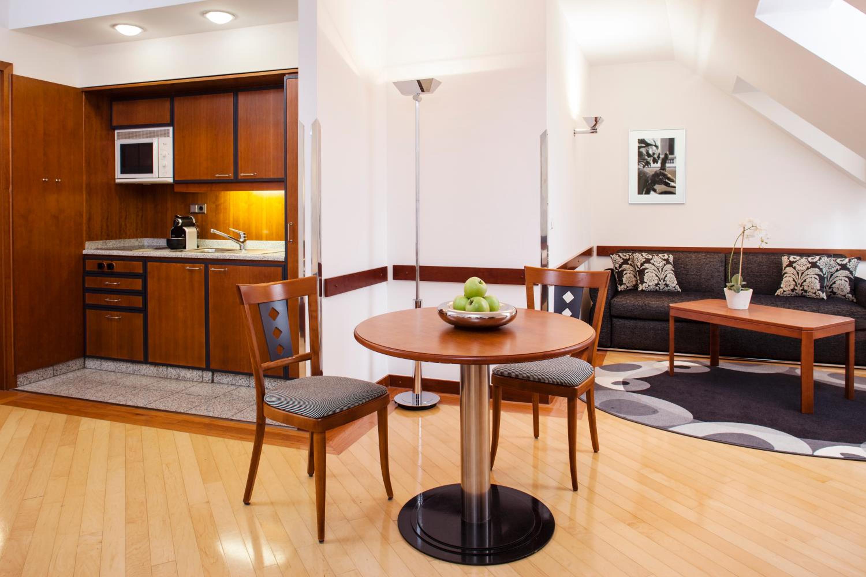 One-Bedroom Apartment - Photo 5