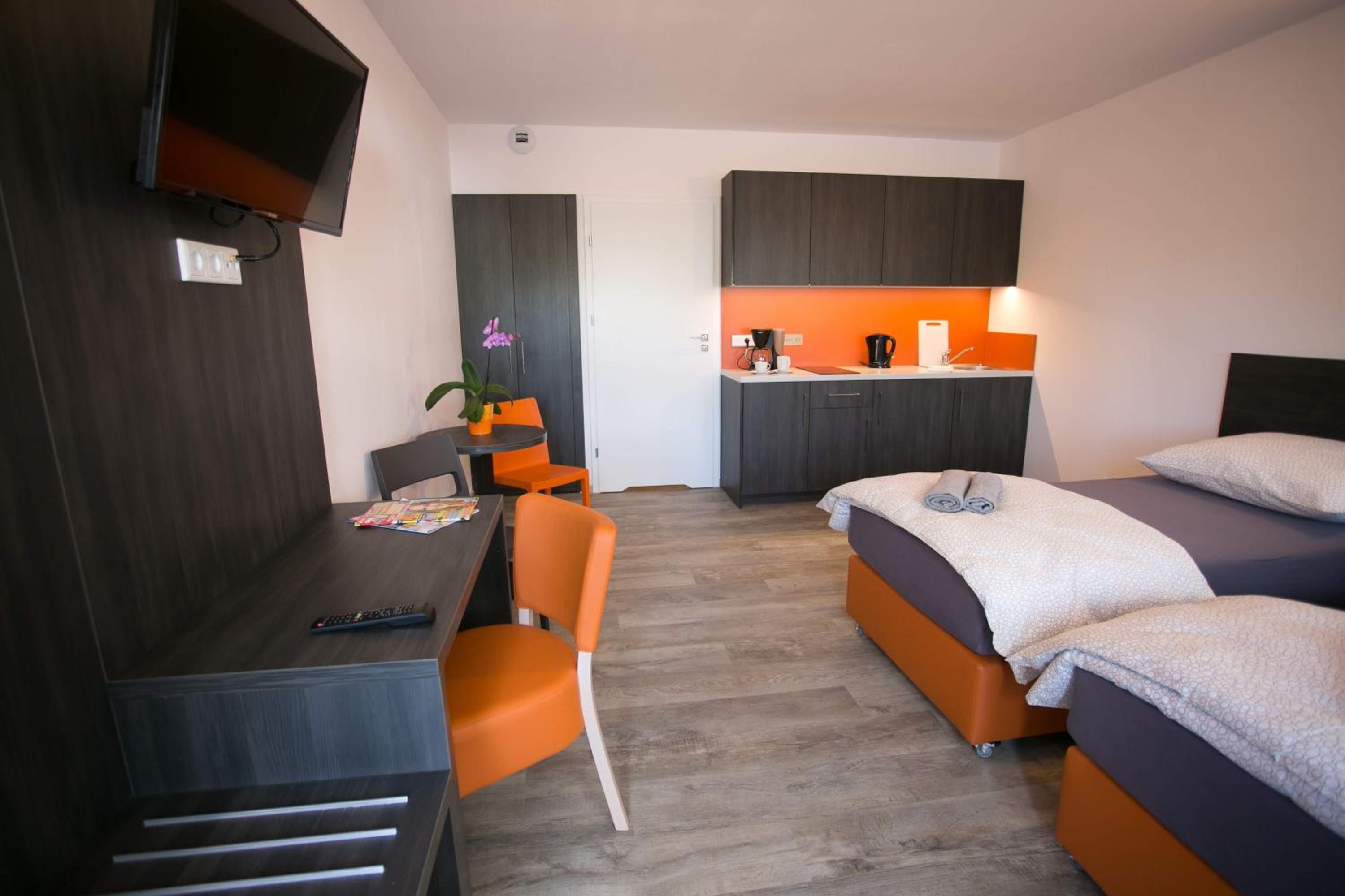Standard double room with kitchenette