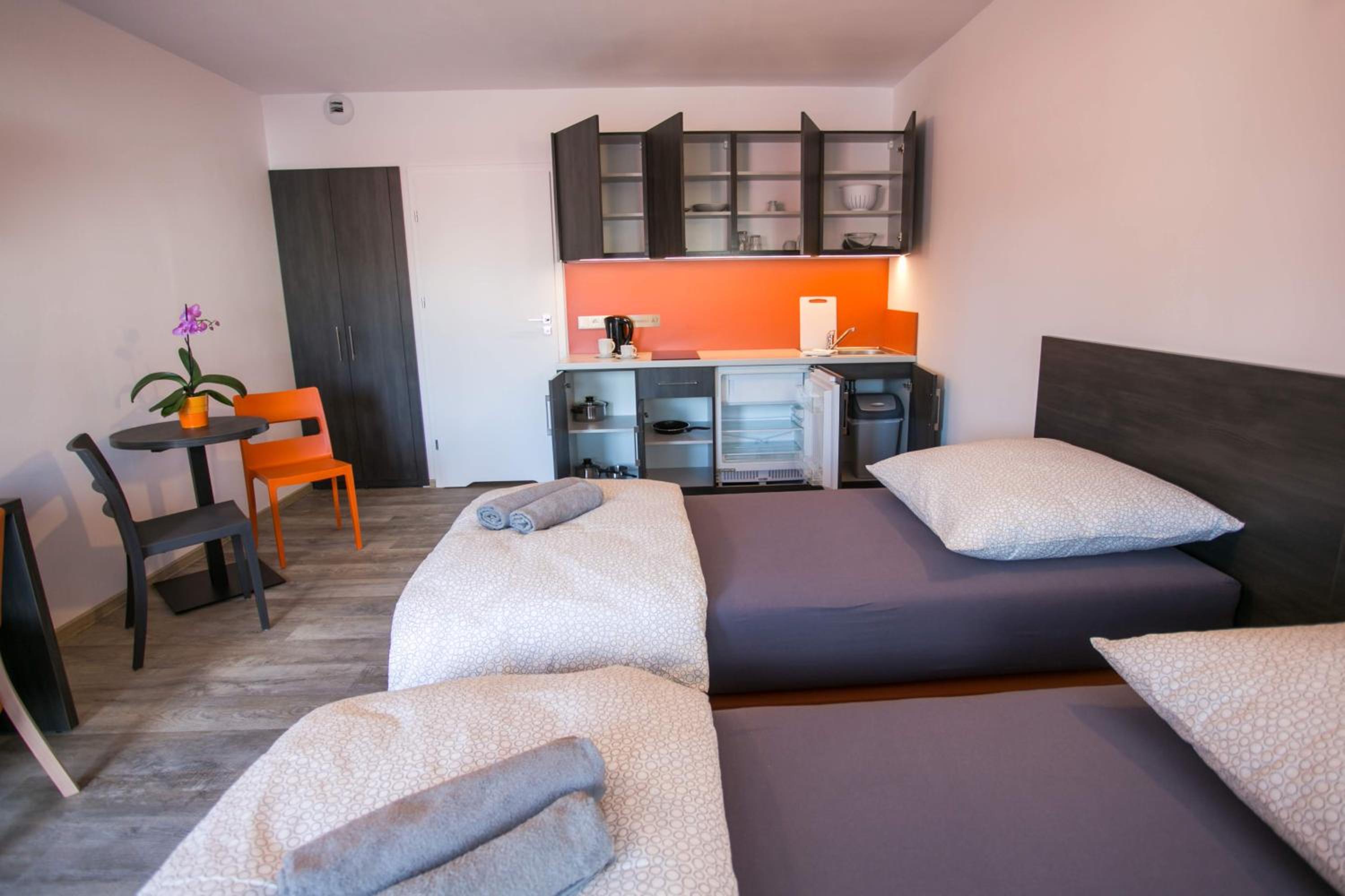 Double Room Business with kitchenette