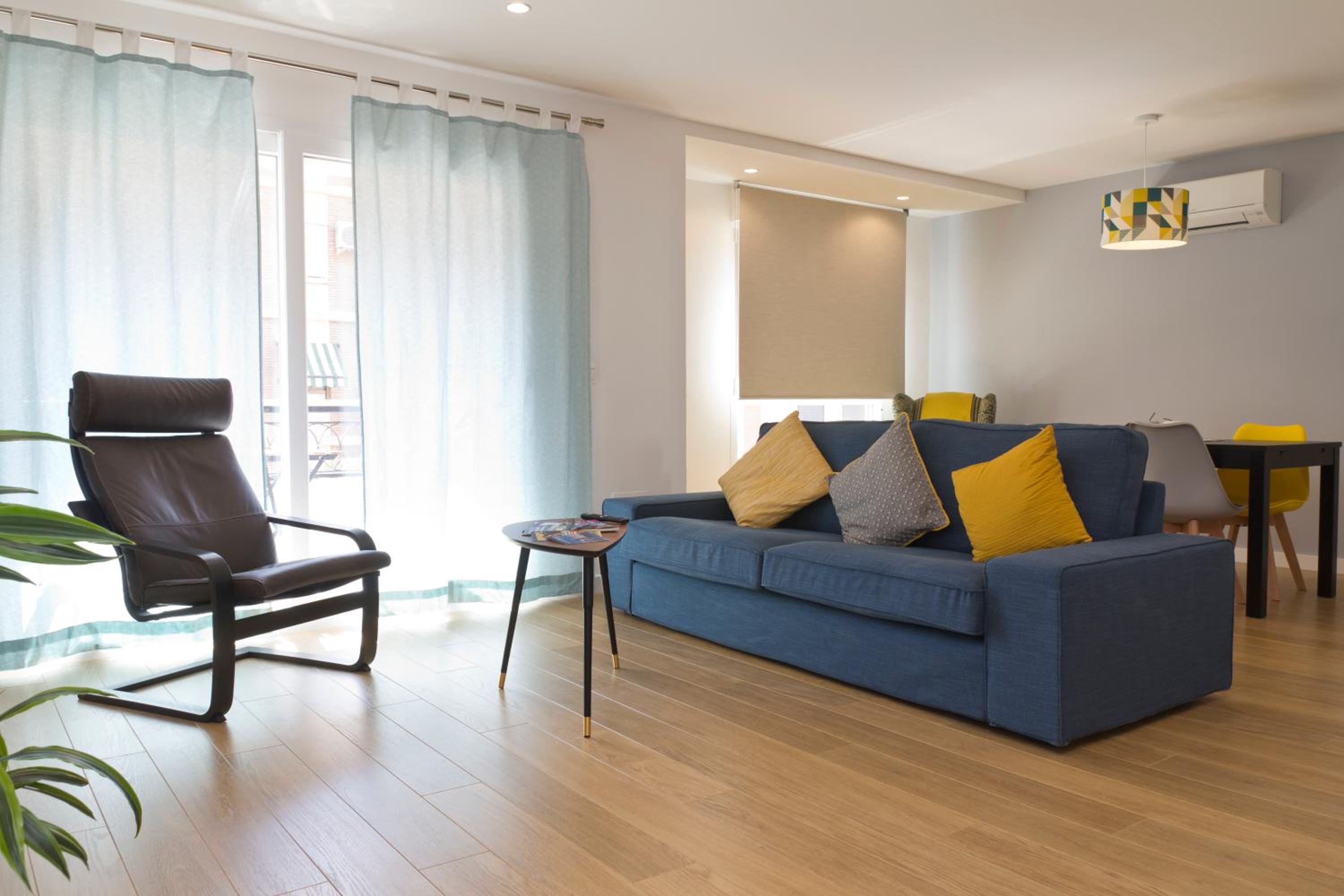 Apartamento con Balcón