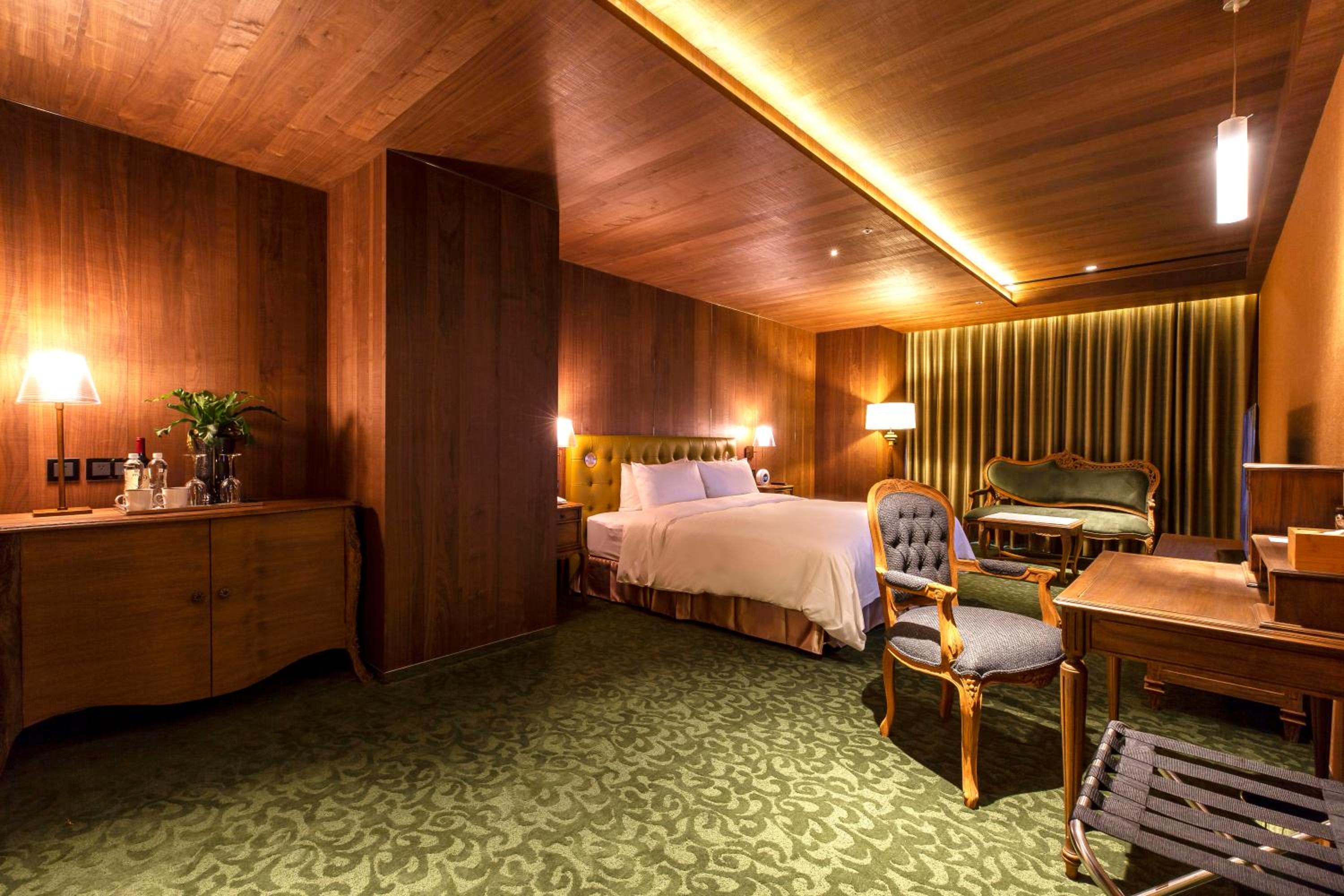 Premier Suite photo 2