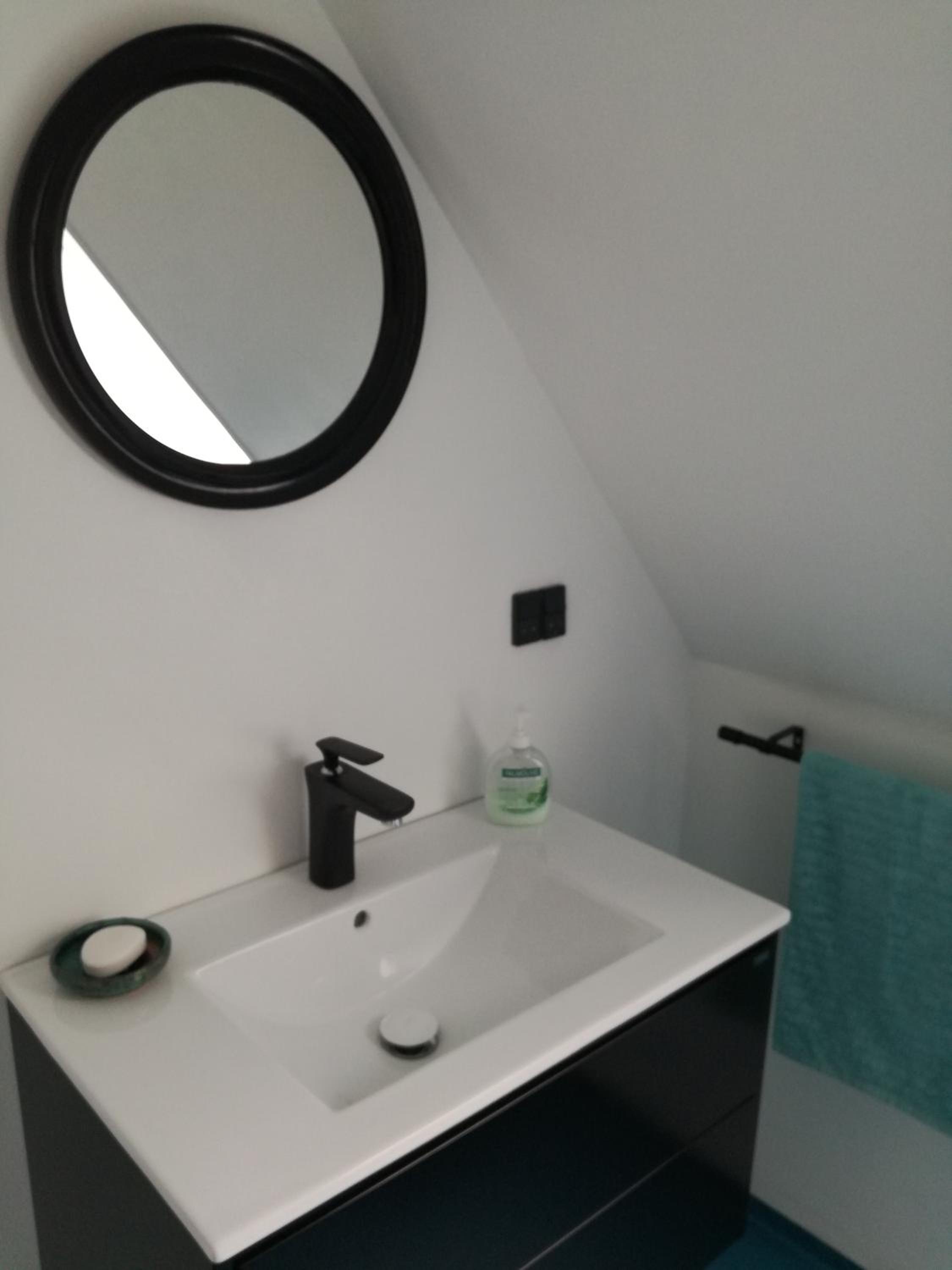 Double or Twin Room with View - Photo 8