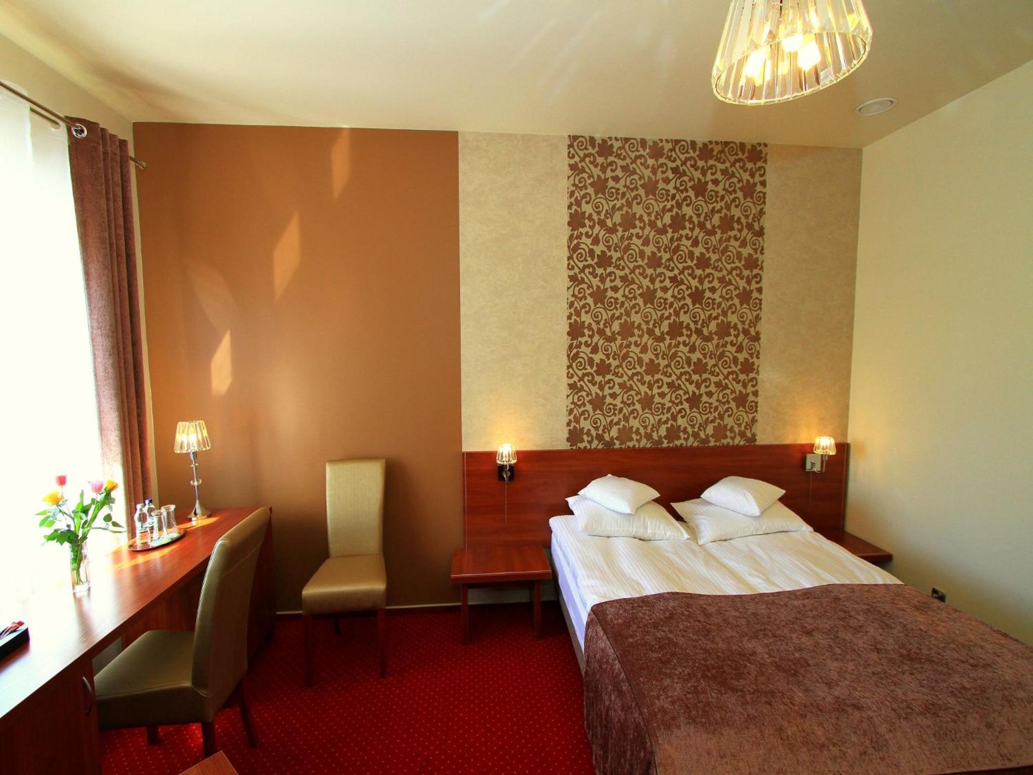 Apartment with Spa Bath - Photo 8