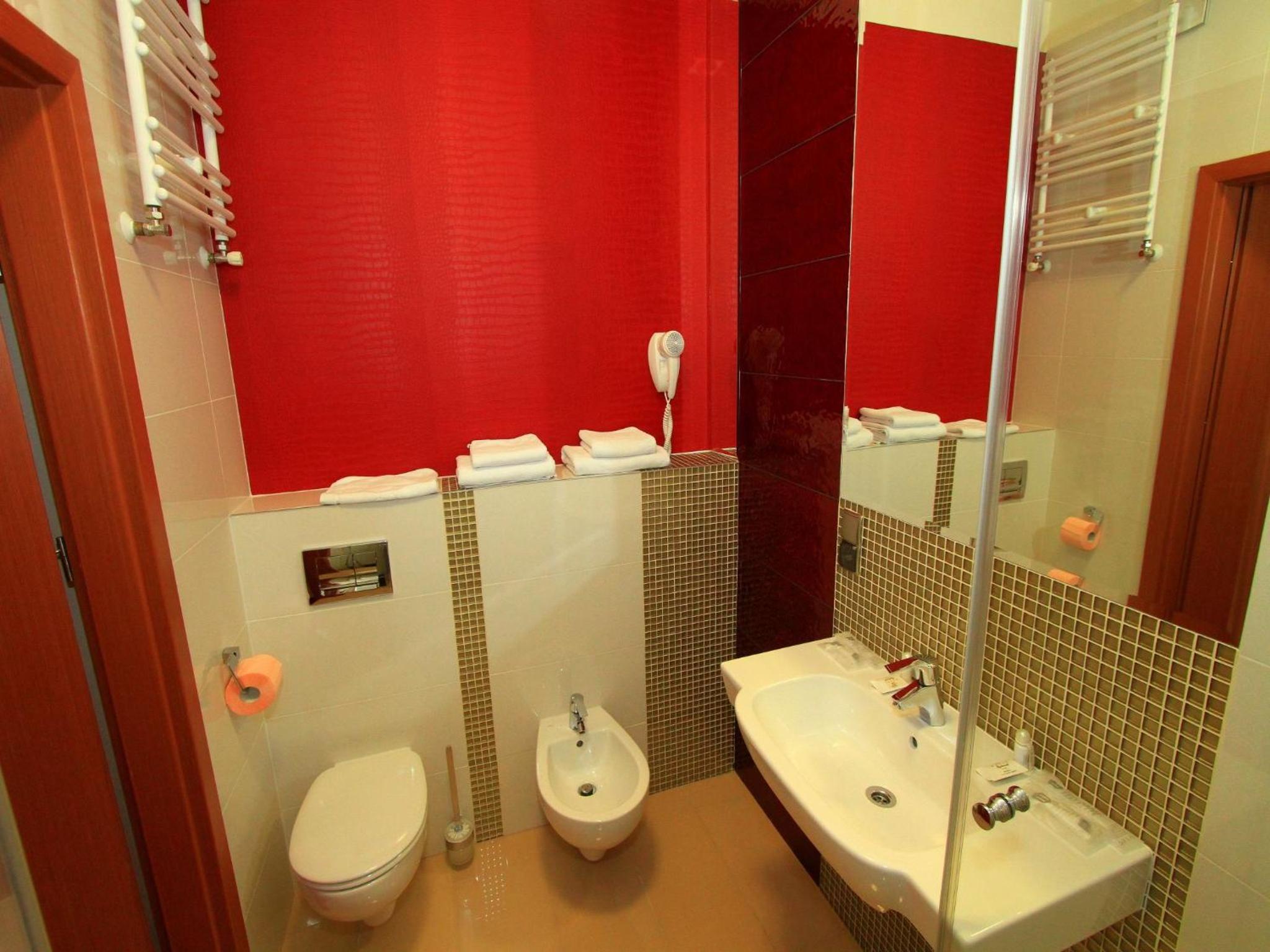 Apartment with Spa Bath - Photo 2