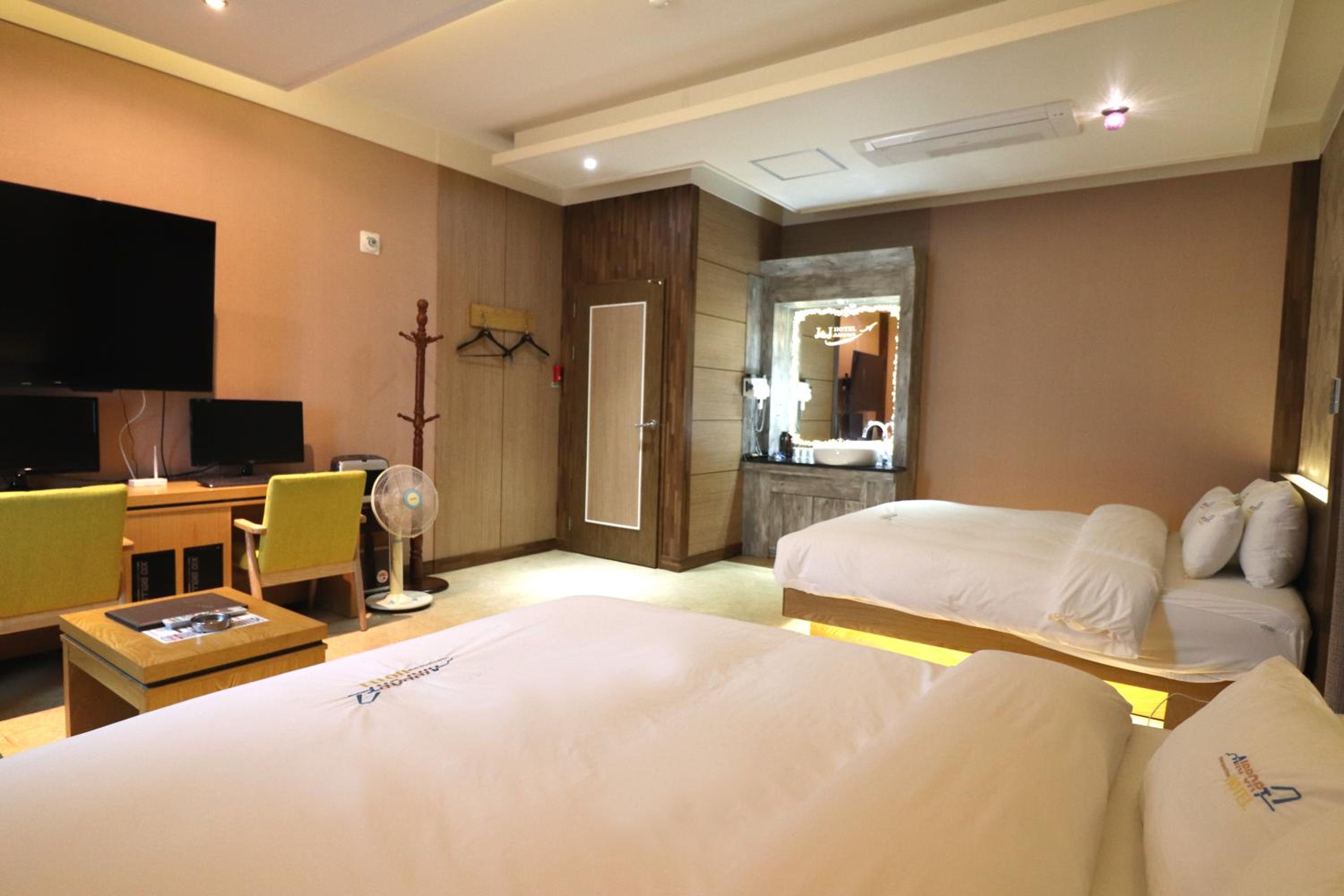 Superior Twin Room photo 2