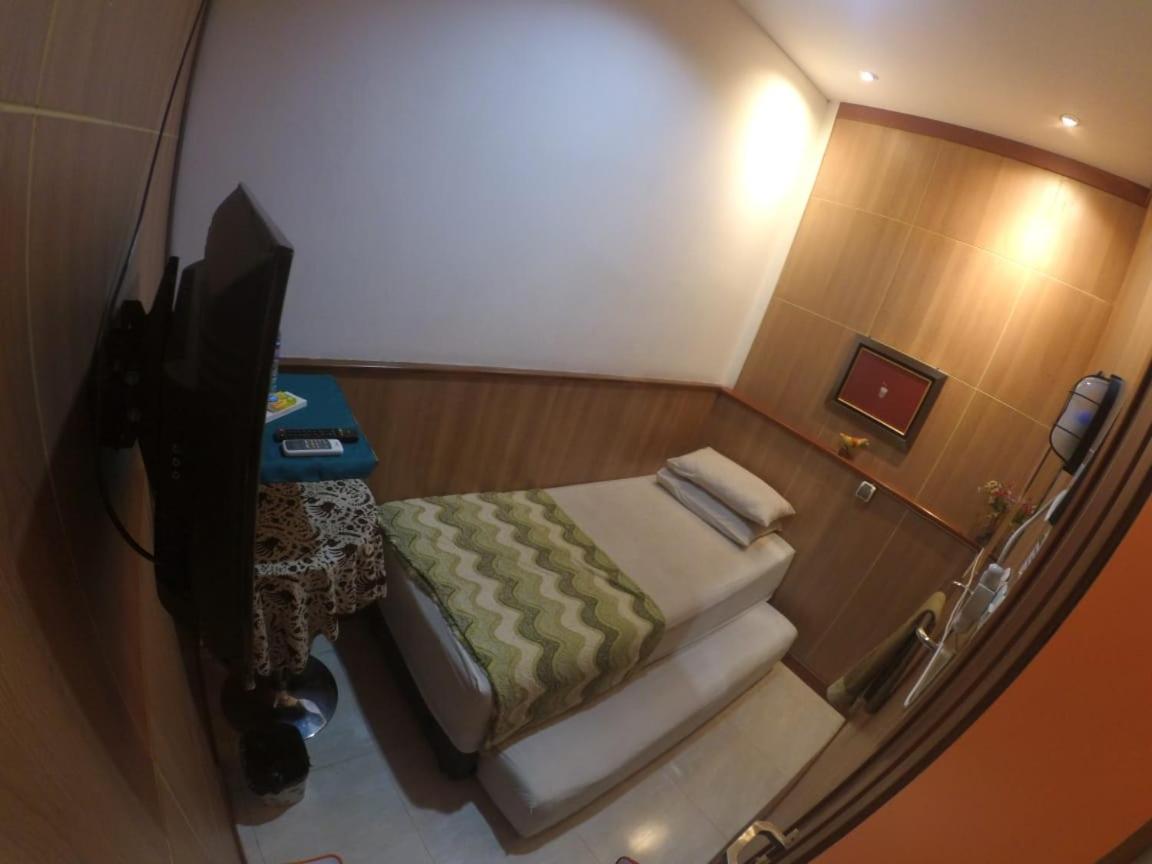 Standard Twin Room - Photo 16