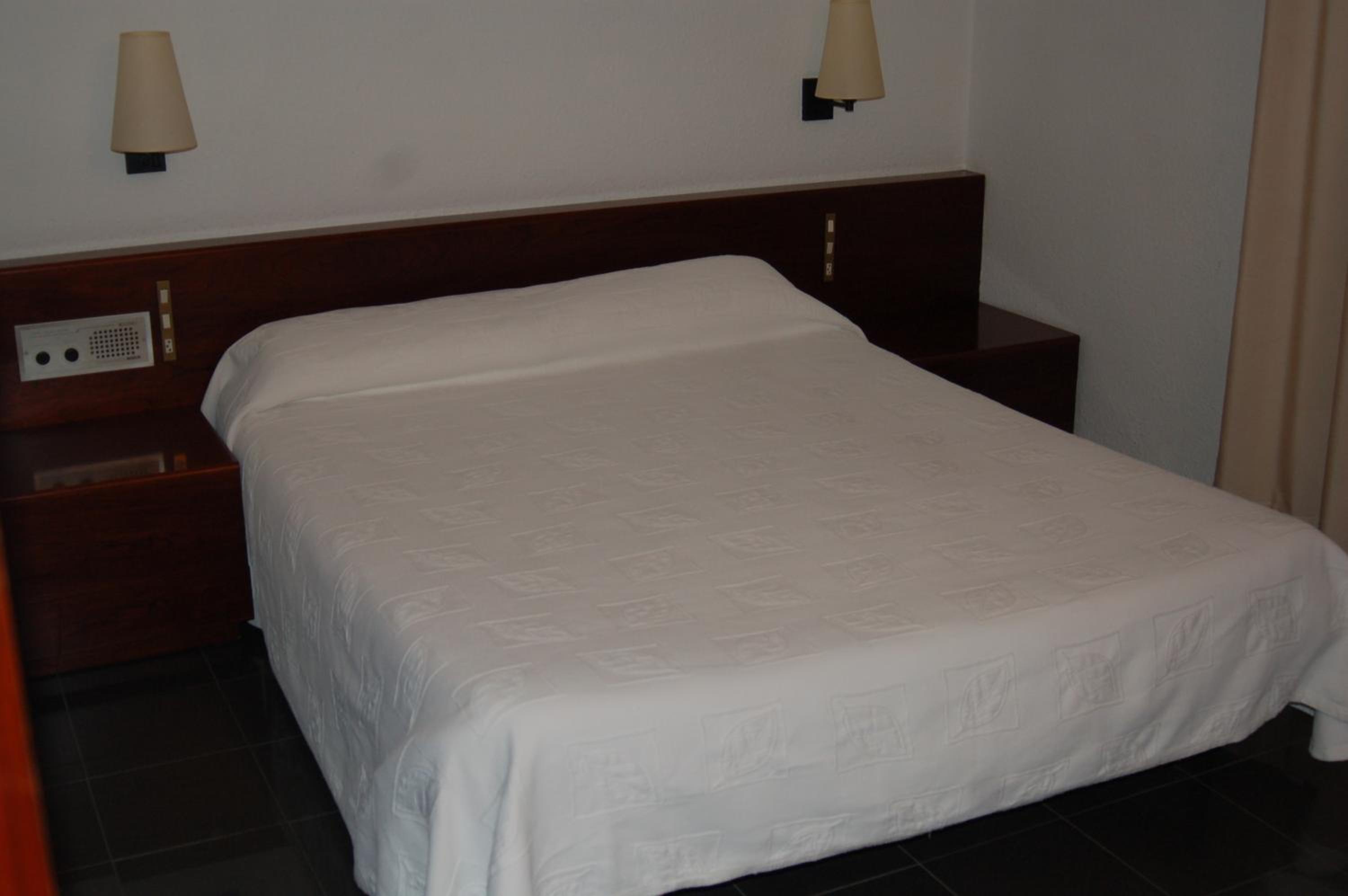 Double or Twin Room - Photo 1