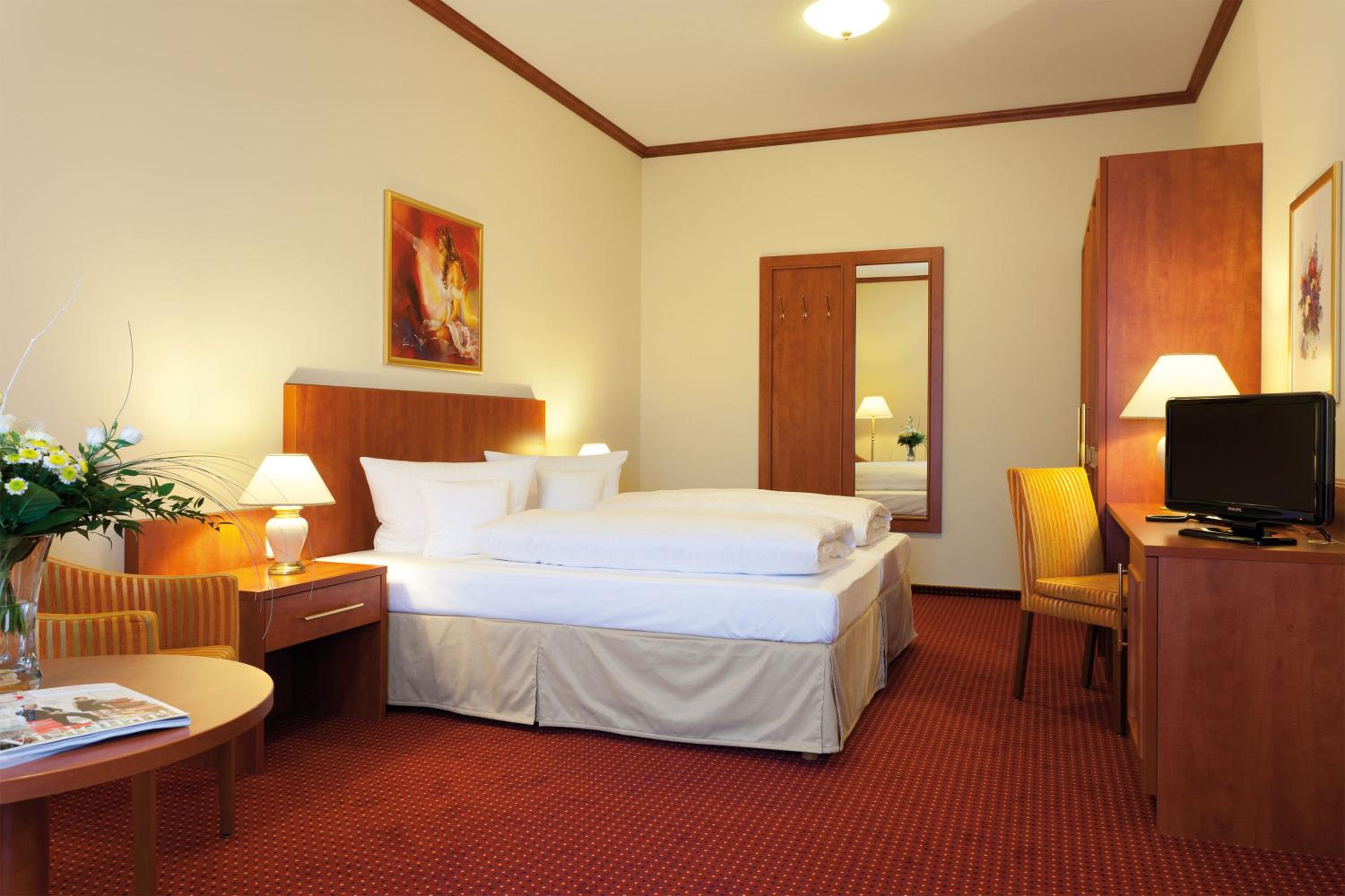 Suite with Land View