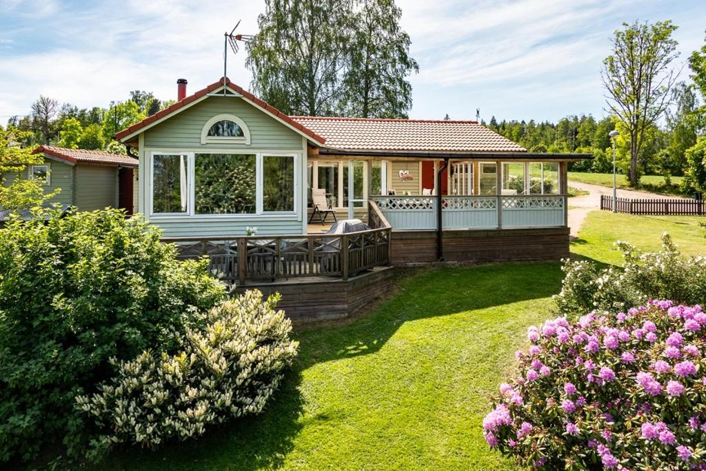 Villa - Photo 1