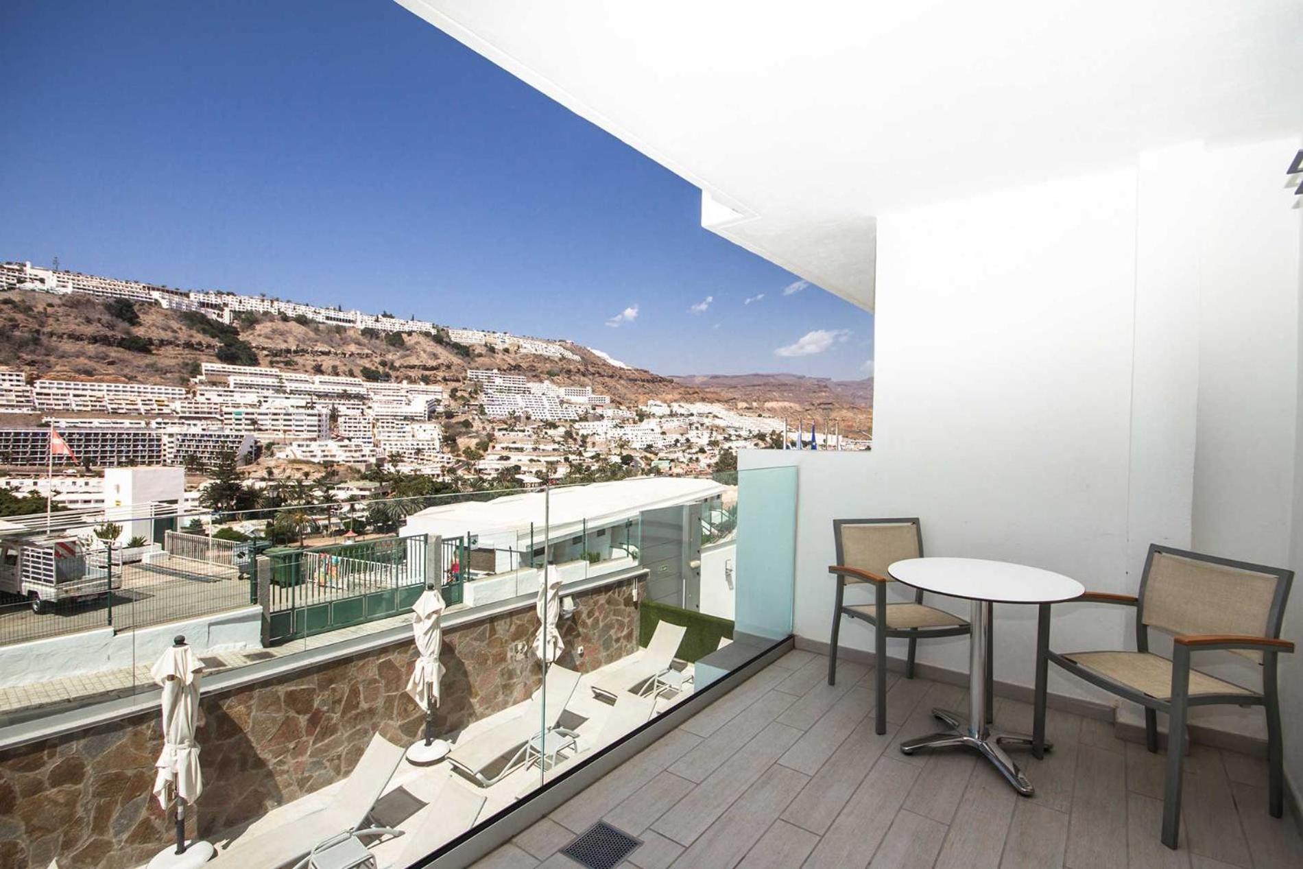 Premium 1-bedroom apartment Balcony Top Floor photo 2