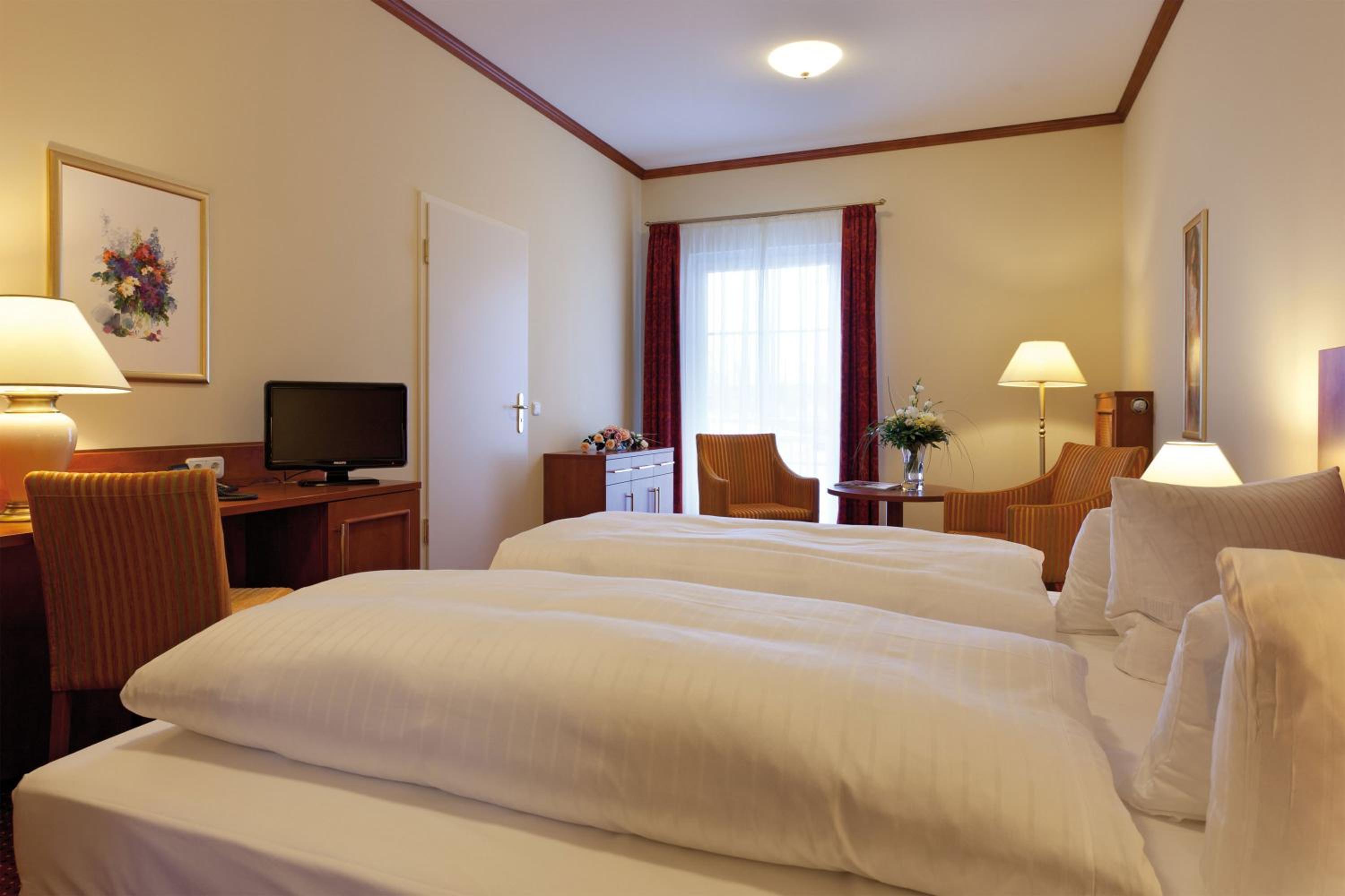 Suite with Land View