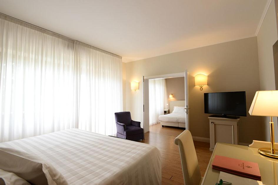 Two Connecting Double Rooms - Photo 3