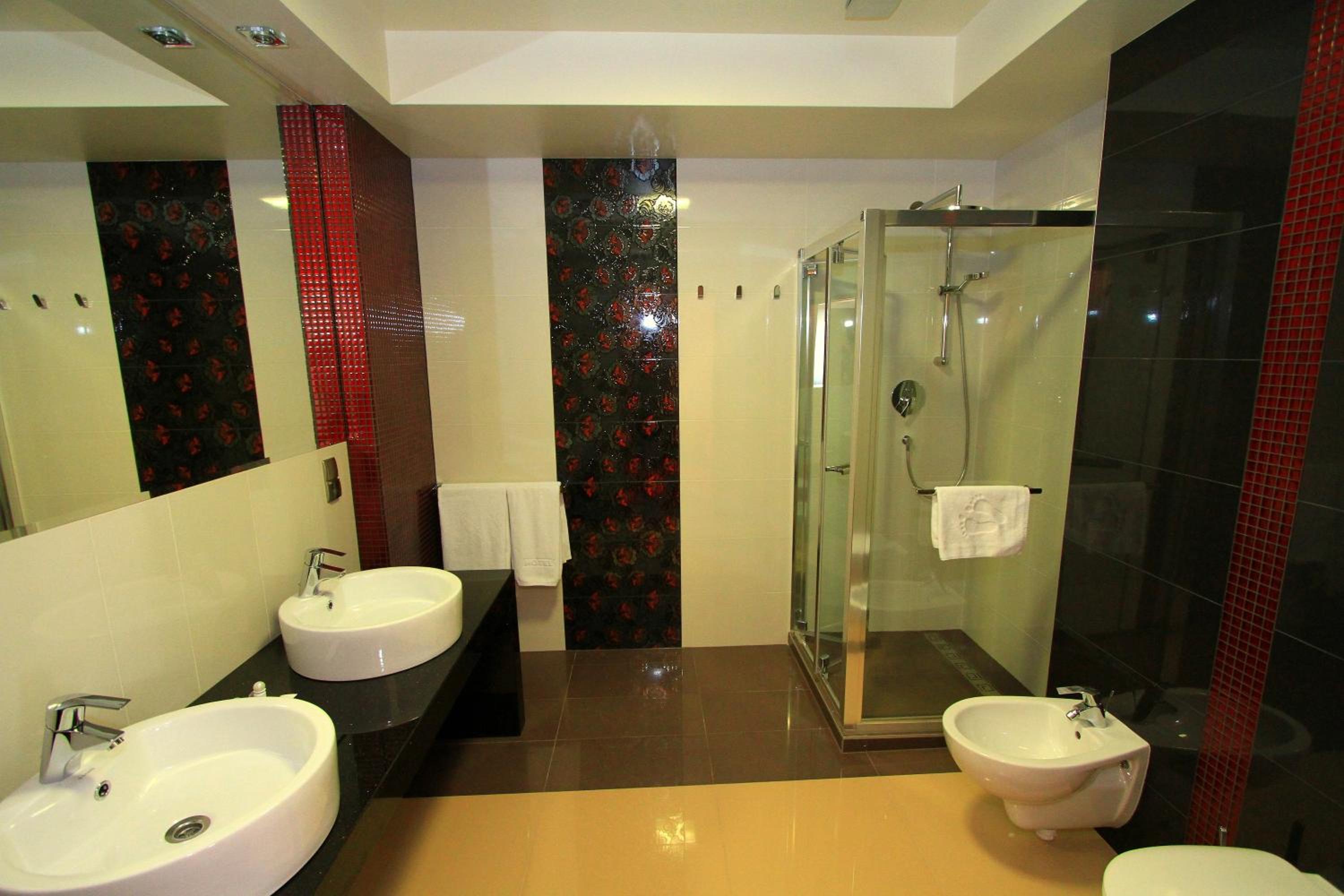 Apartment with Spa Bath - Photo 6