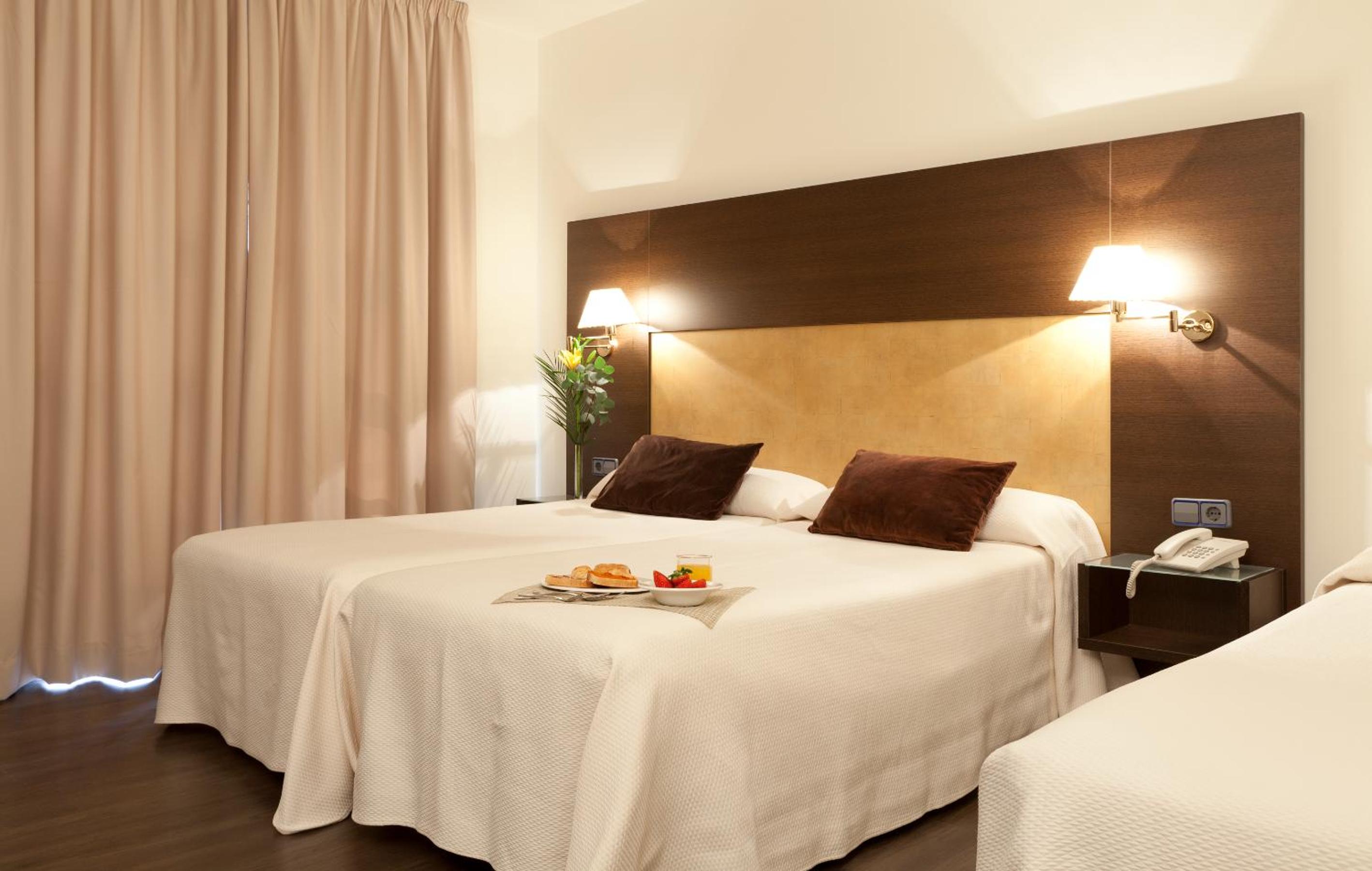 Triple Room - Photo 1