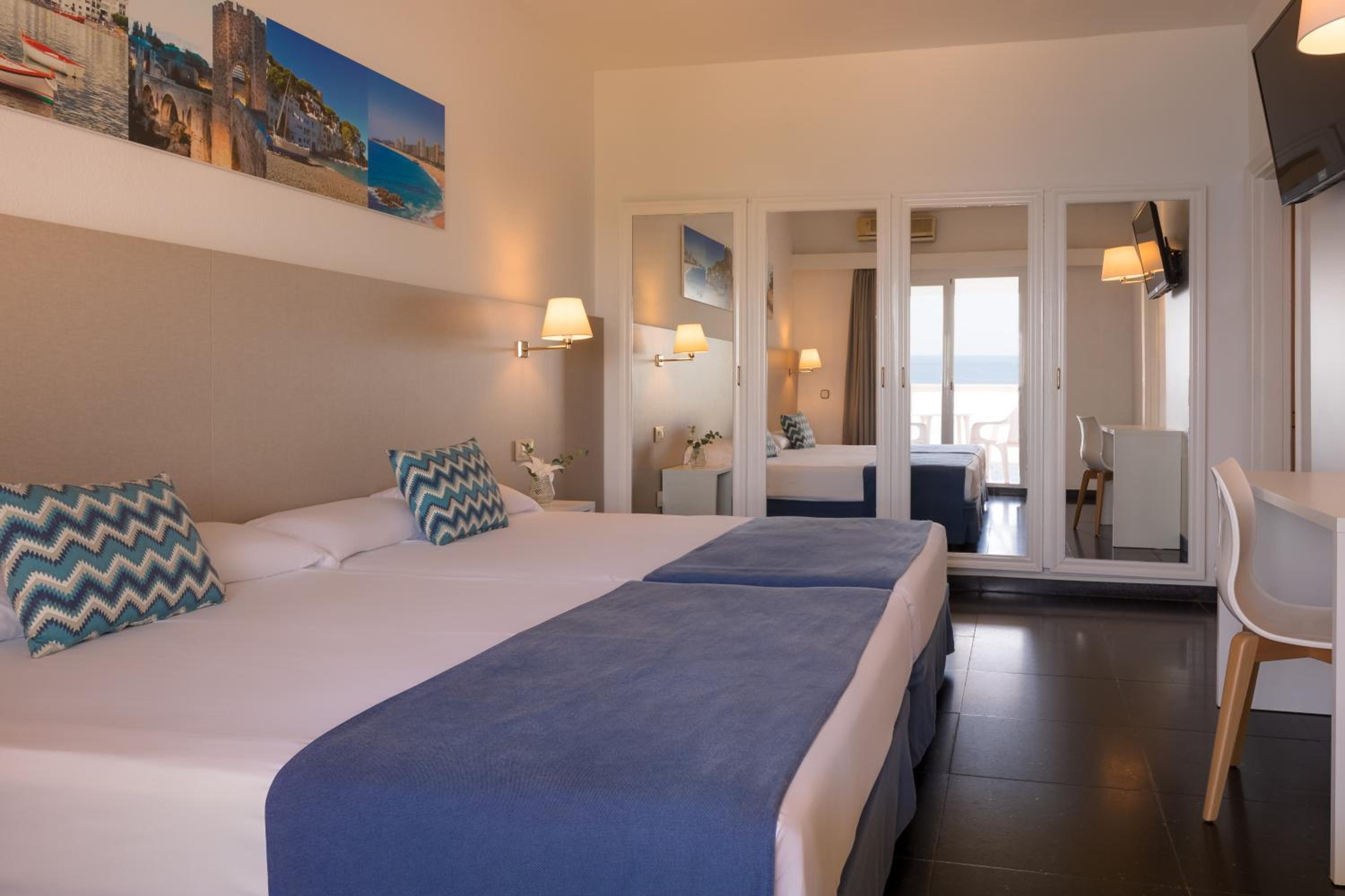 Habitación Doble Estándar con Vista al Mar (2 Adultos)