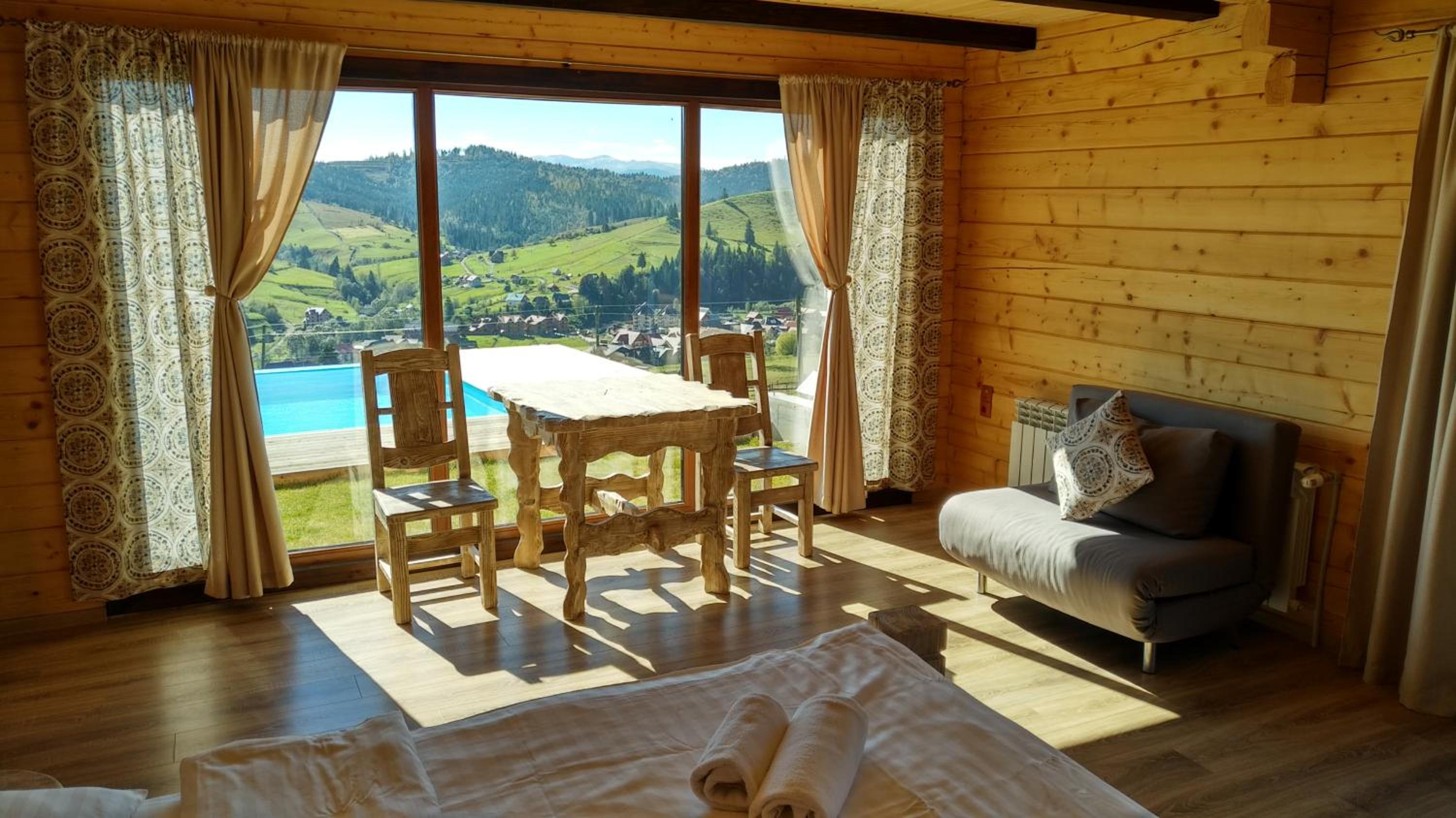 Deluxe Room with Panoramic Mountain View photo 1