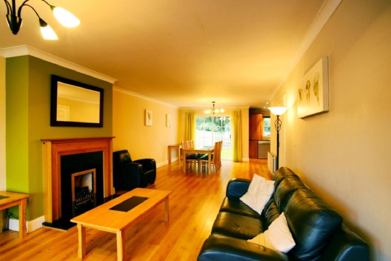 Three-Bedroom House - Photo 8