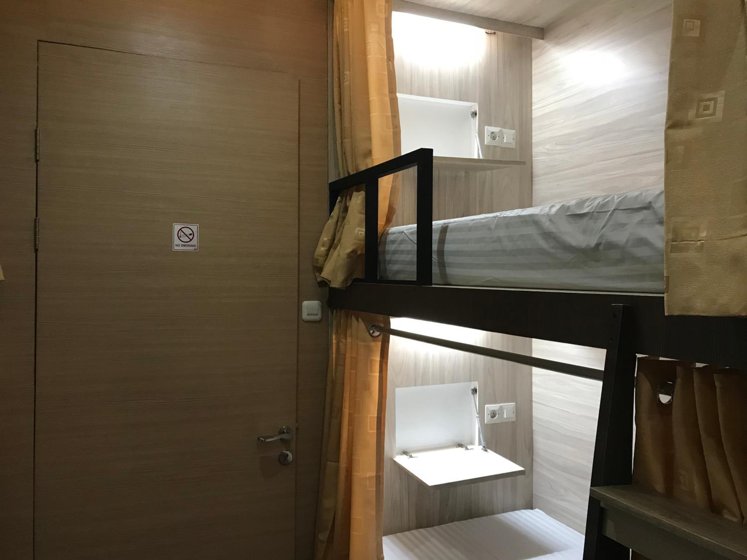 Bunk Bed in Mixed Dormitory Room photo 2