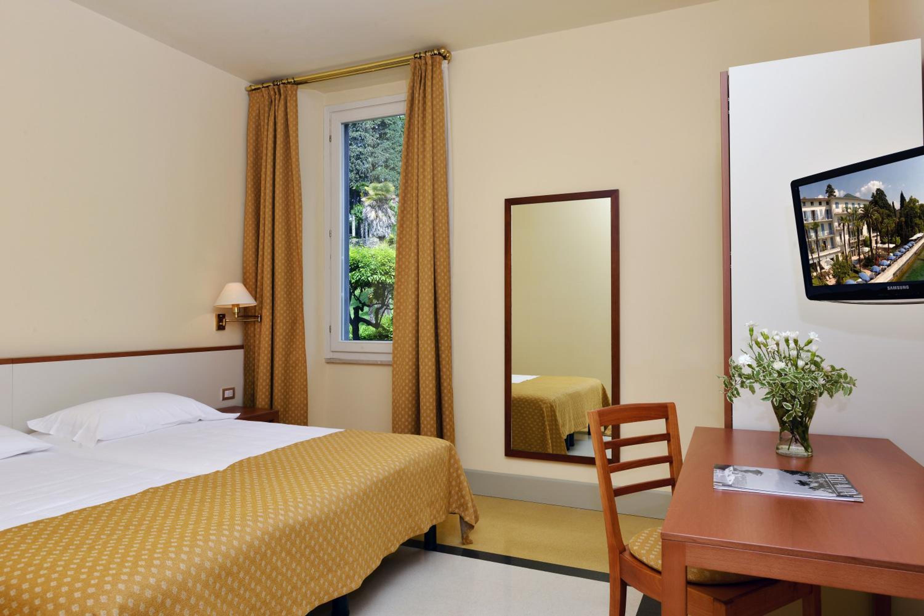 Double or Twin Room with Shower photo 3