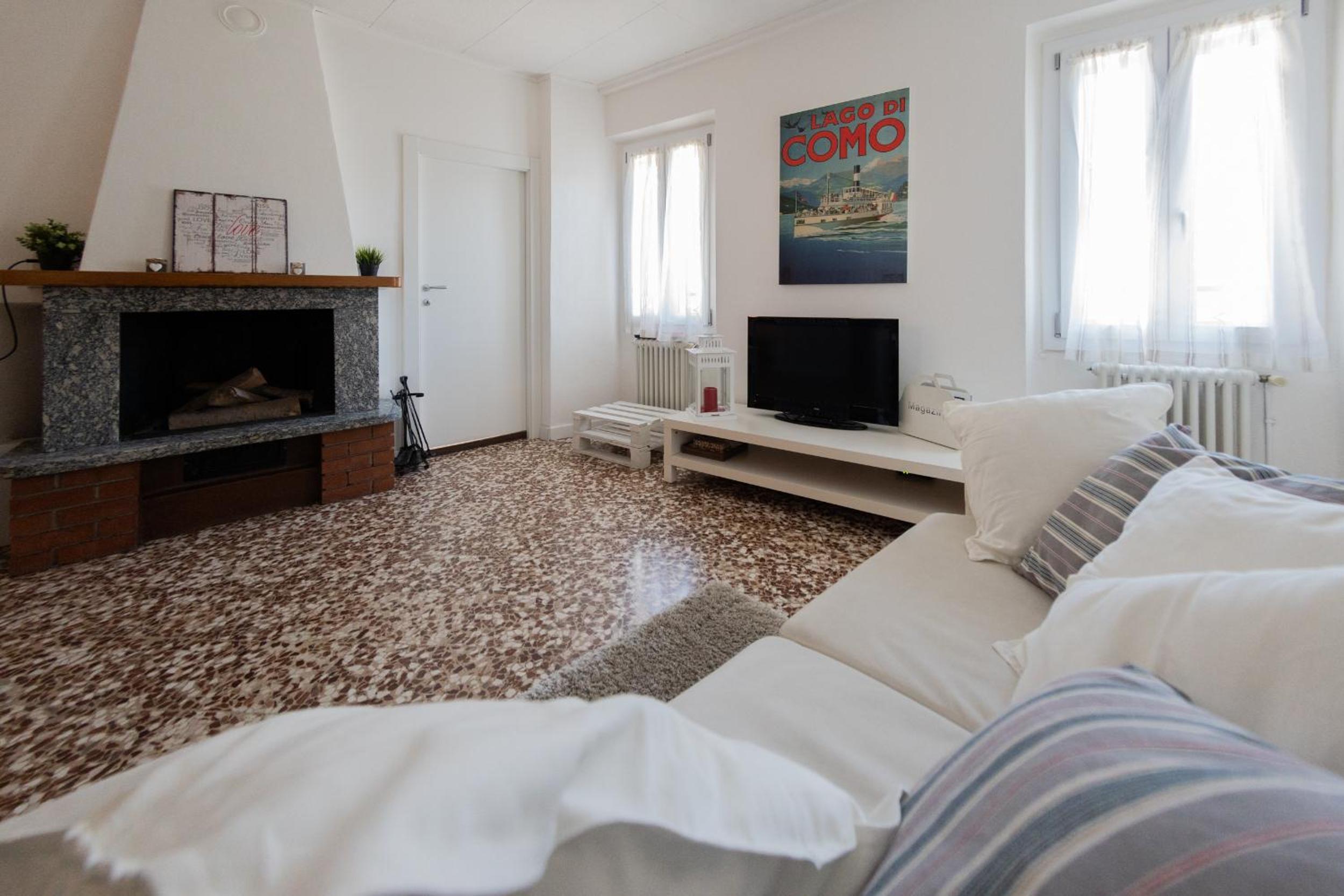 Apartment photo 2