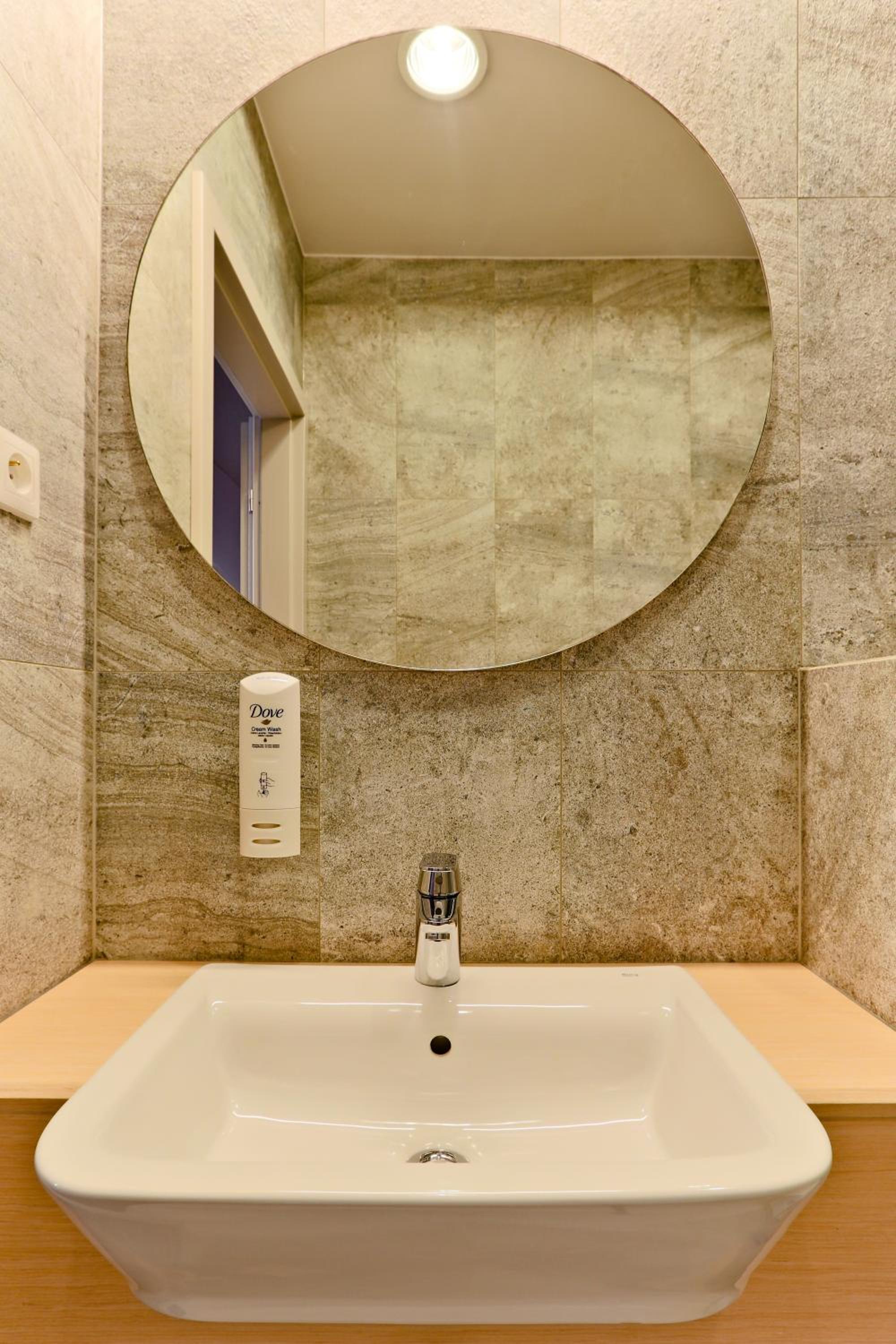 Twin Room with Shared Bathroom photo 2