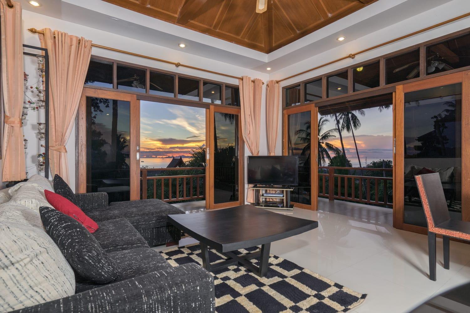 Villa with Sea View - Photo 17
