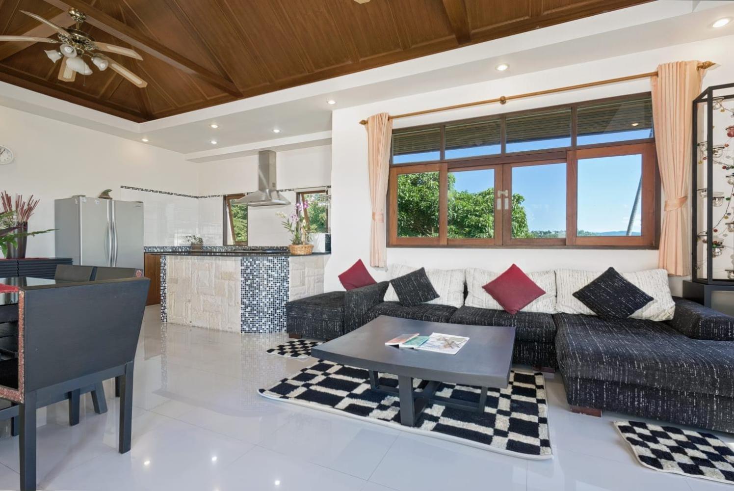 Villa with Sea View - Photo 15