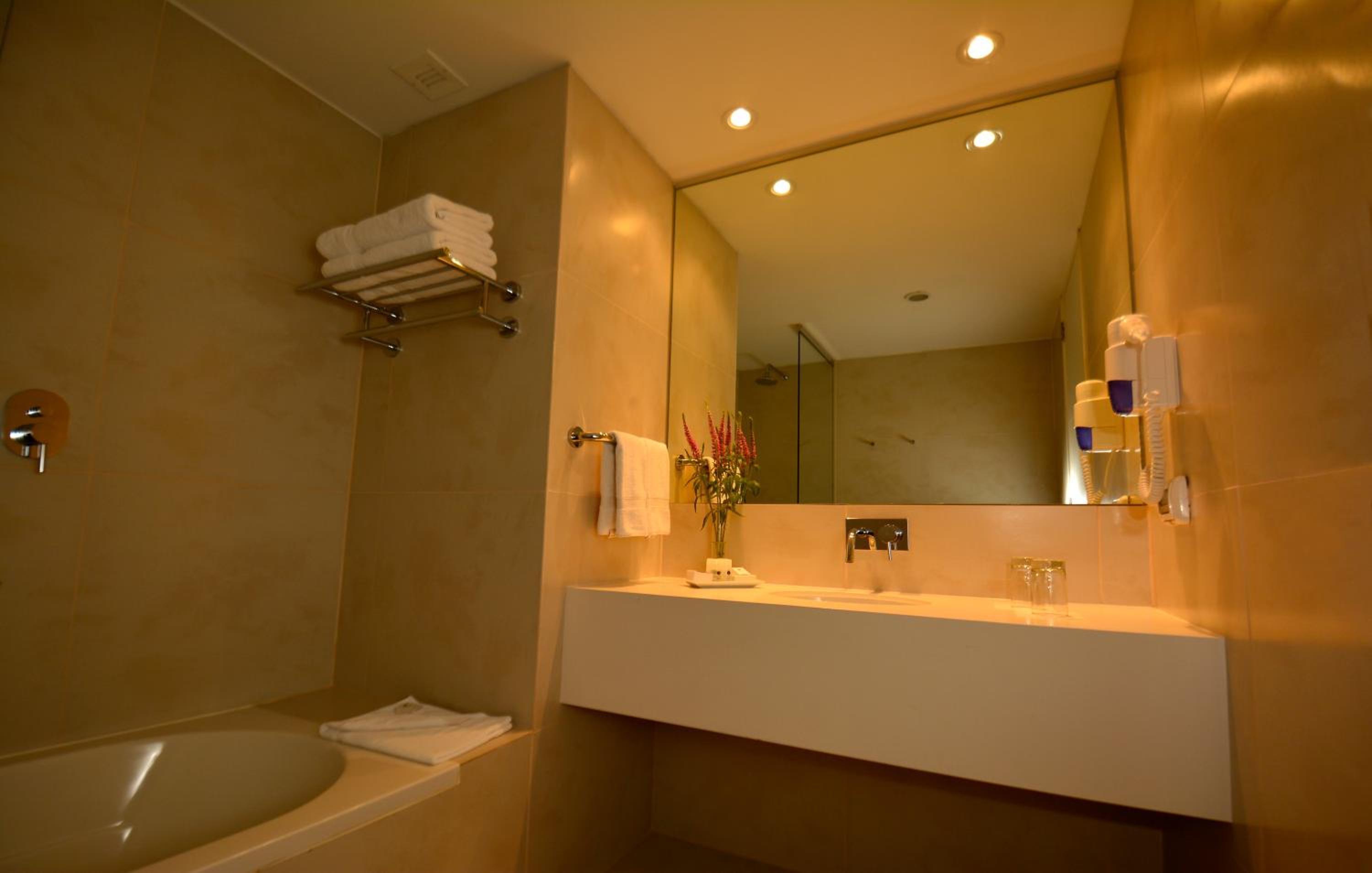 Triple Room - Non-Smoking photo 2