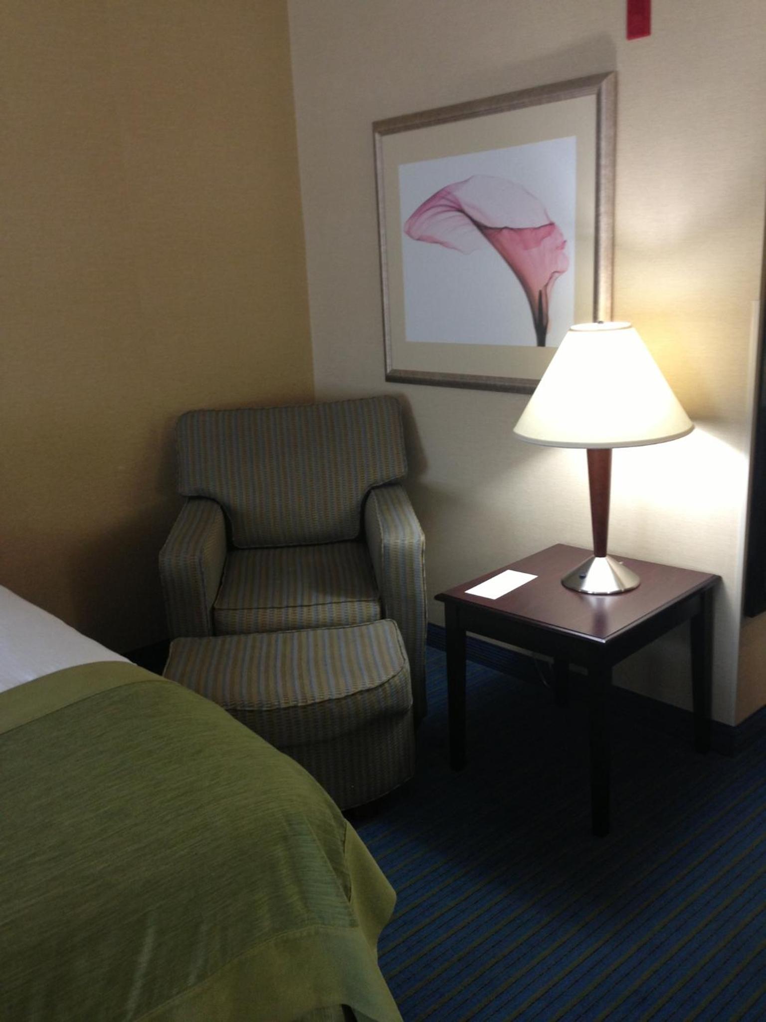 Standard King Room - Photo 4