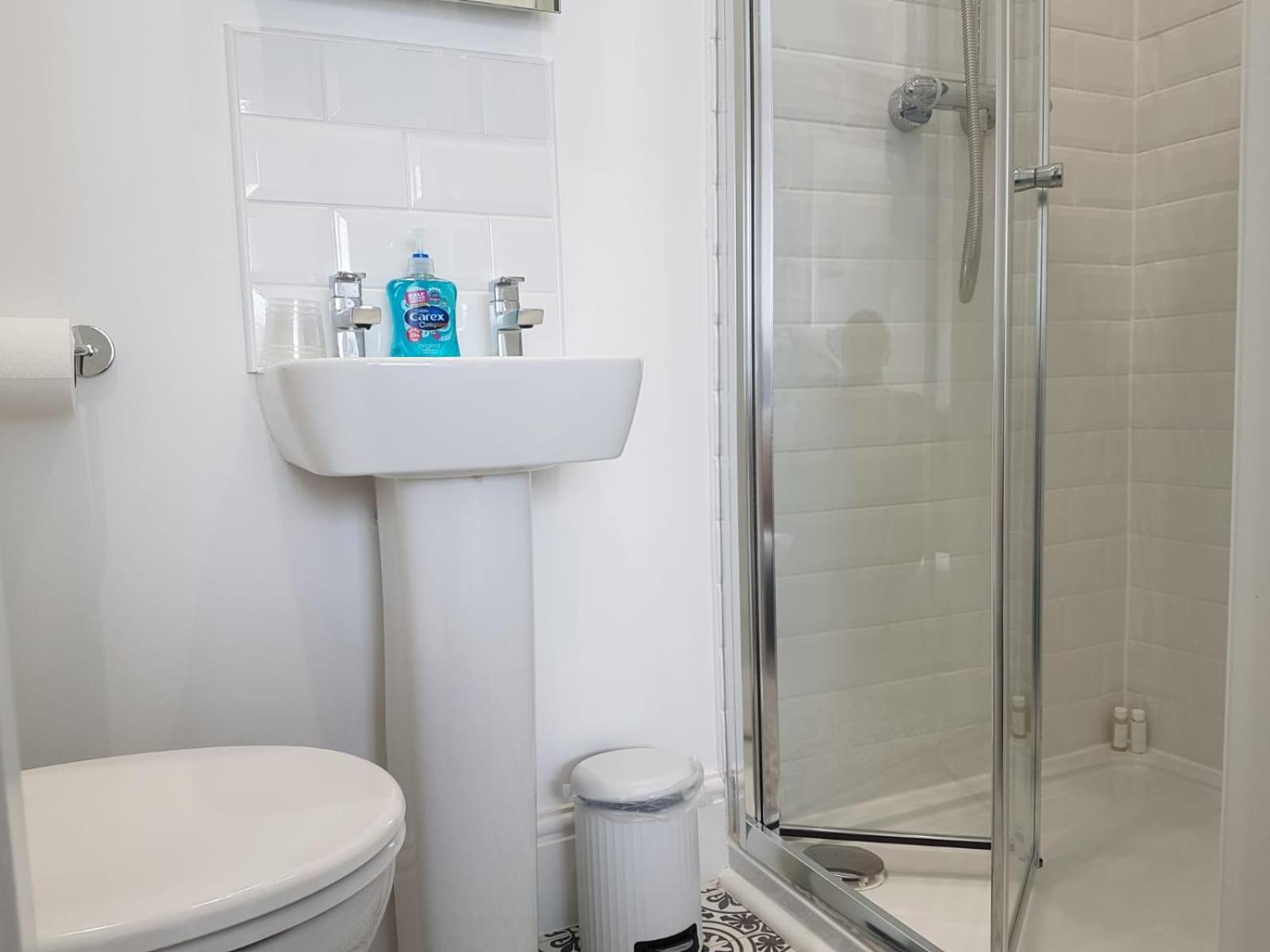 Double Room with Private Bathroom - Photo 4