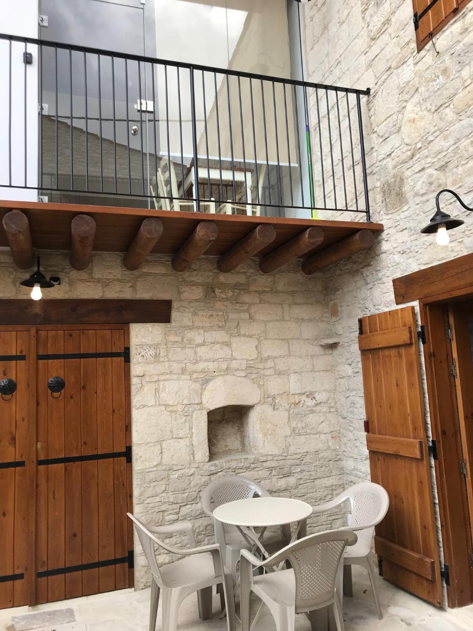 Two-Bedroom House with Courtyard photo 2