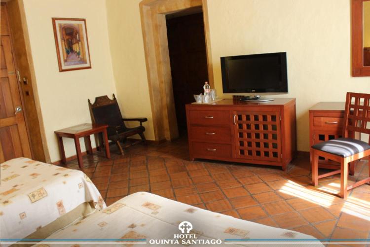 Double Room with Two Double Beds - Photo 3