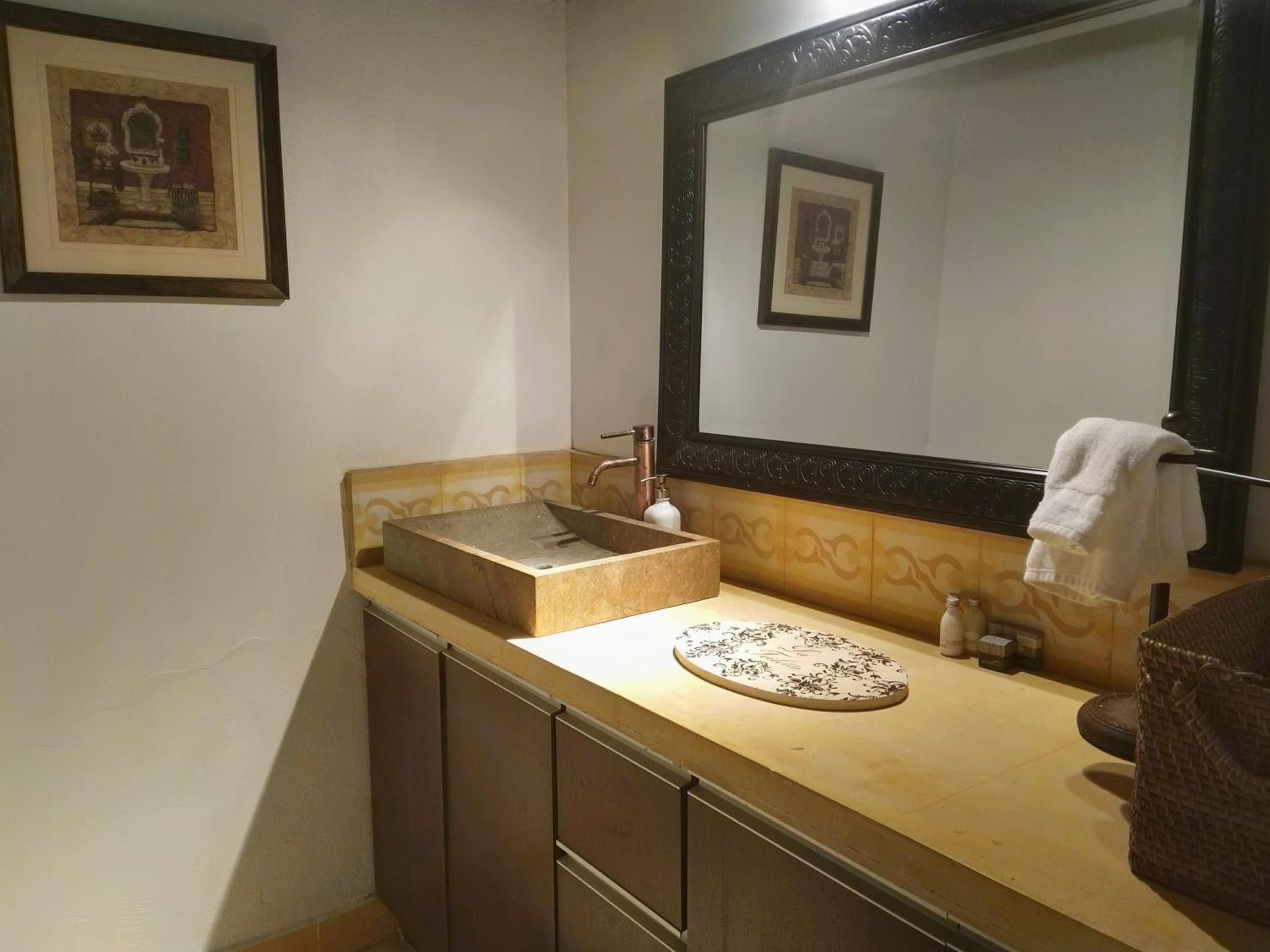 Family Room - Photo 16