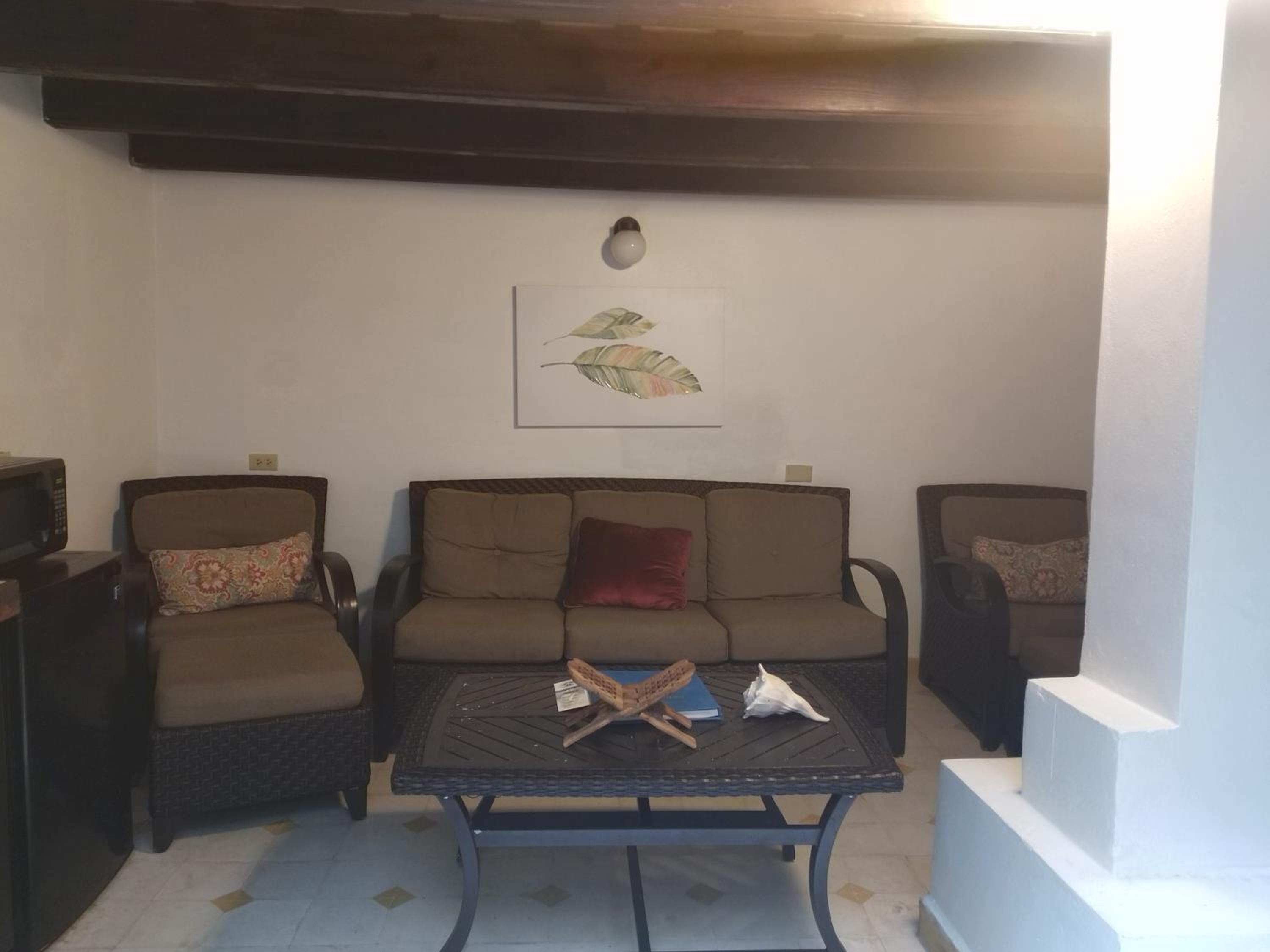 Family Room - Photo 13