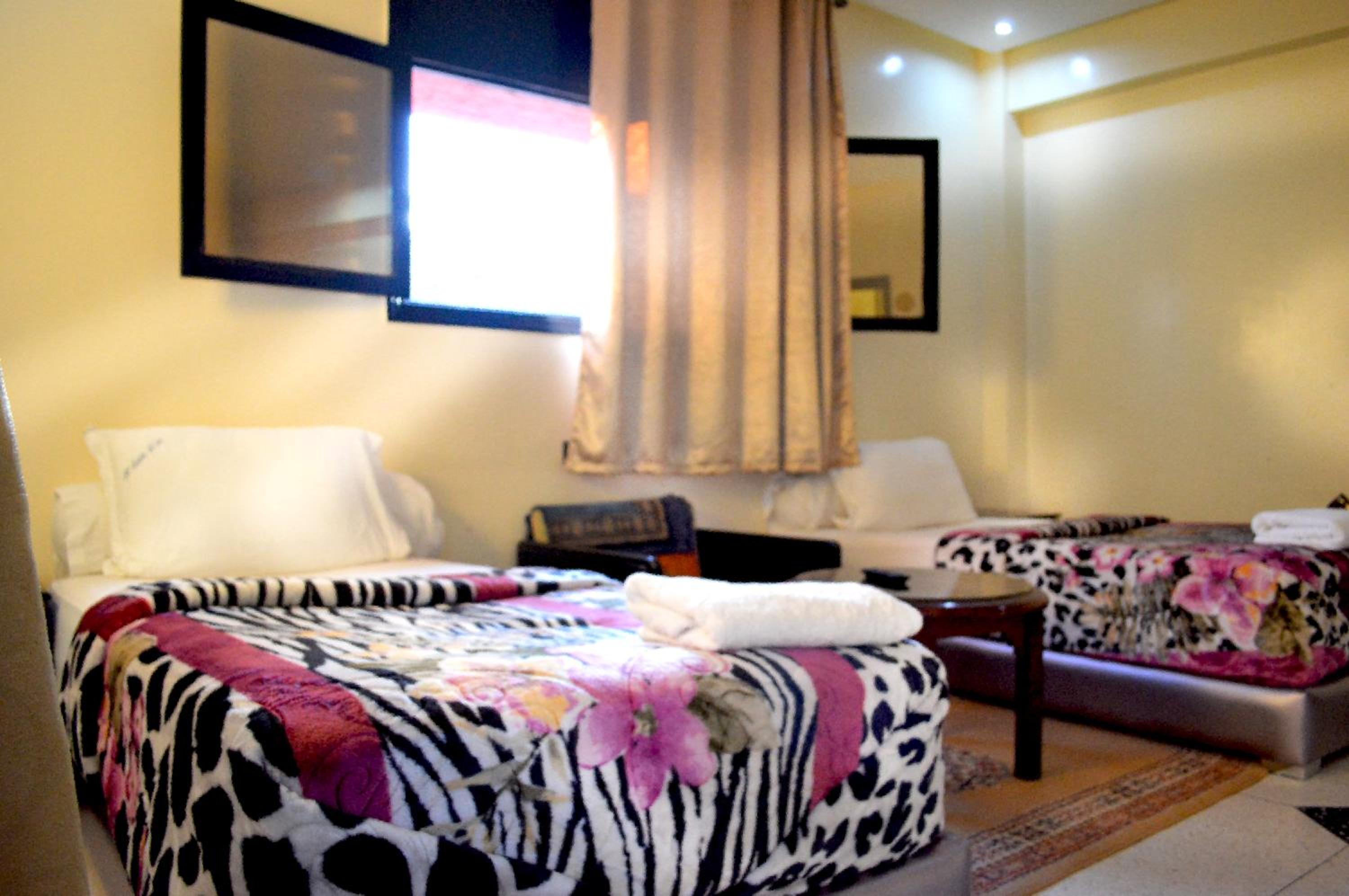 Twin Room - Photo 9