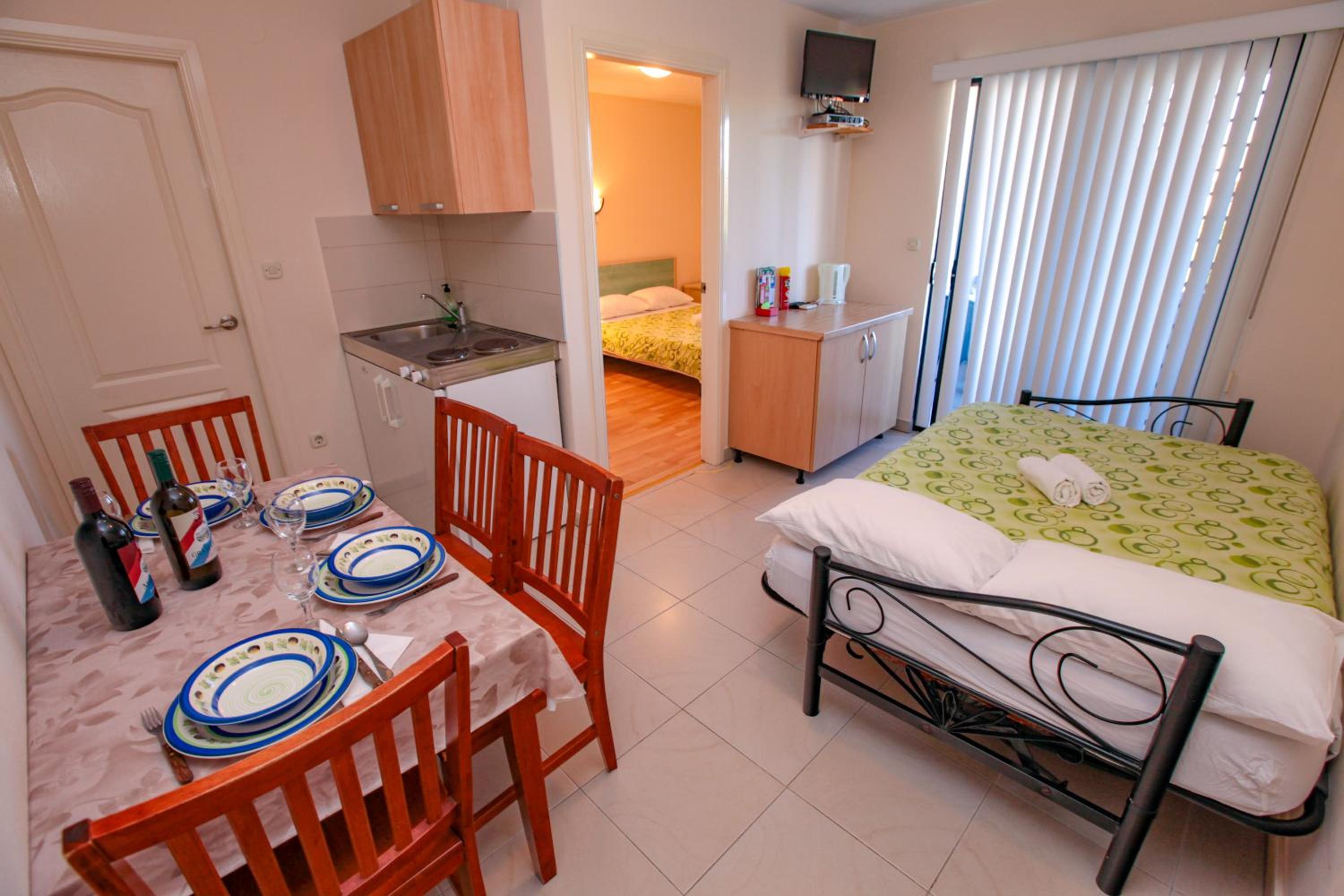 One-Bedroom Apartment photo 2