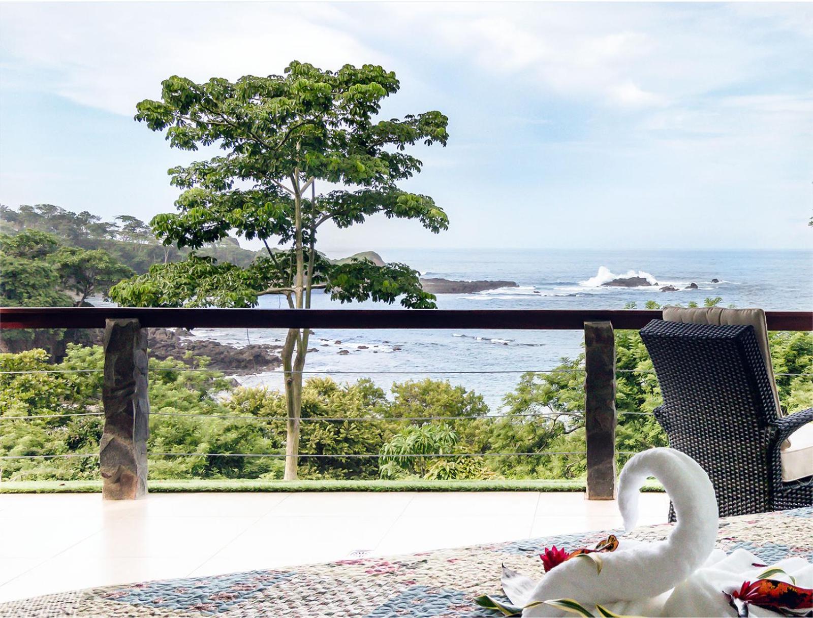 Deluxe Double Room with Balcony and Sea View