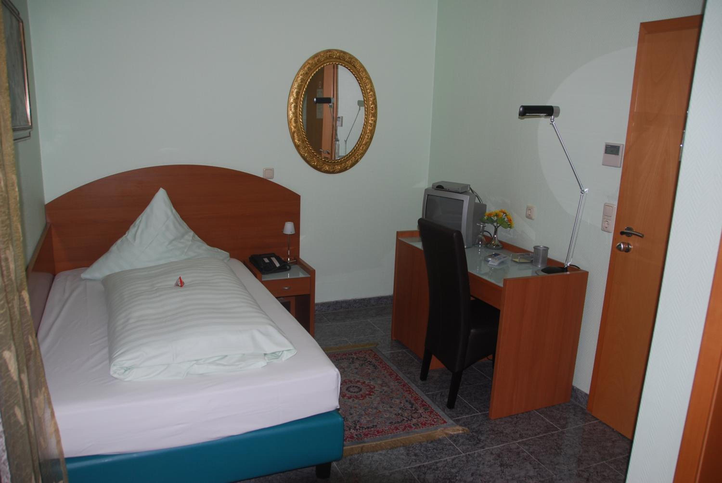 Single Room photo 3