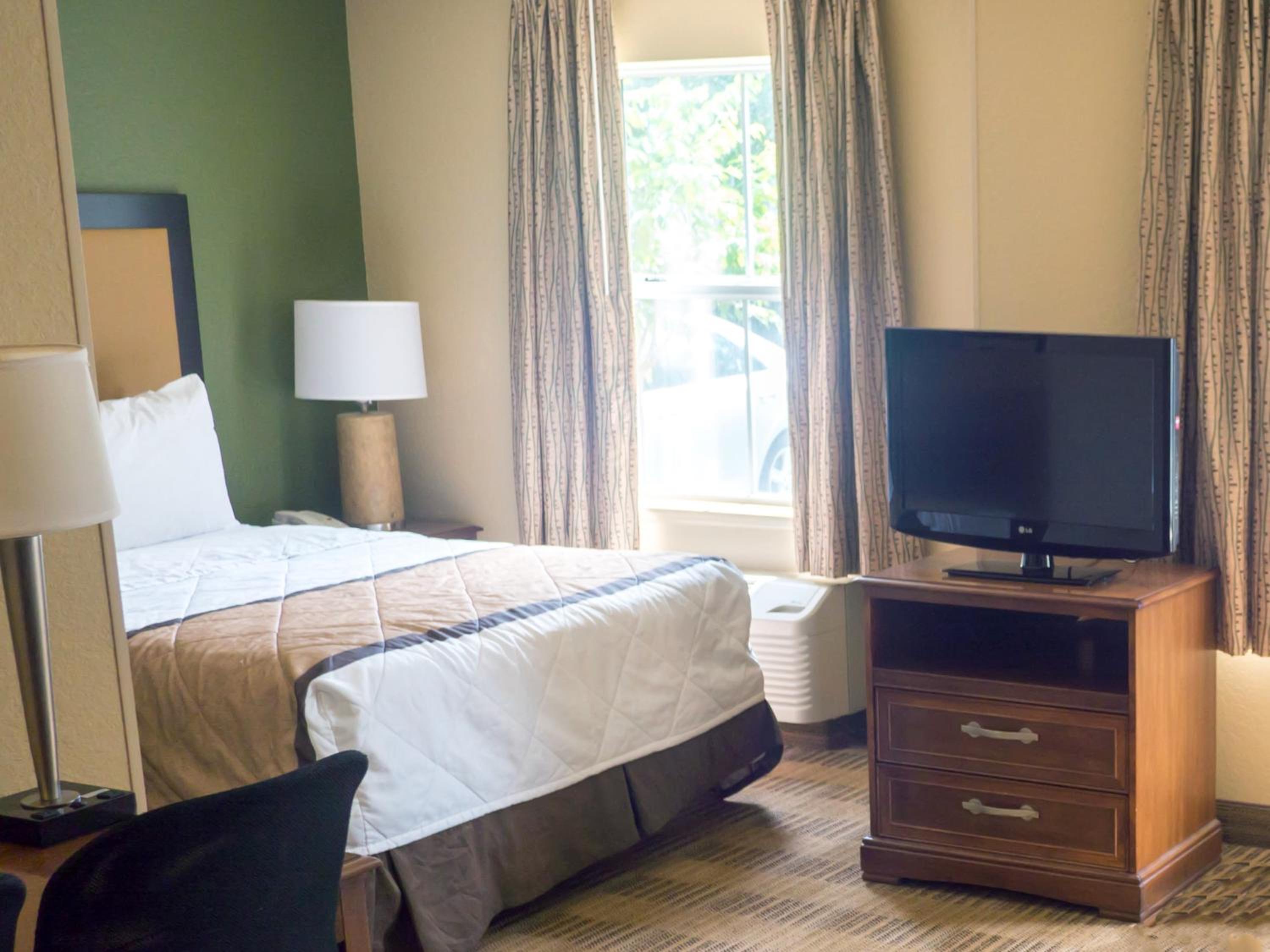 Studio with Two Queen Beds - Non-Smoking - Photo 6