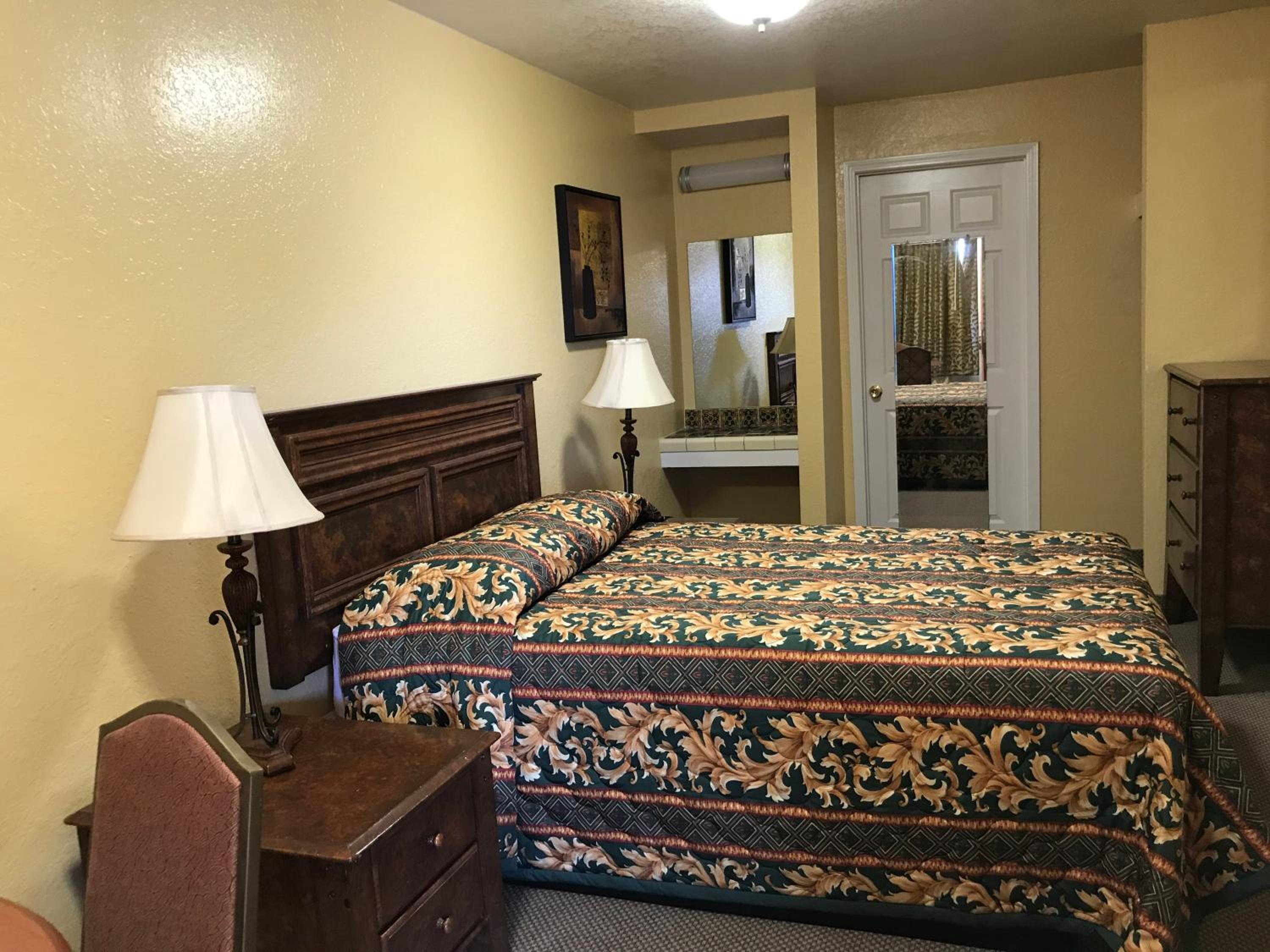 Standard Double Room - Photo 4