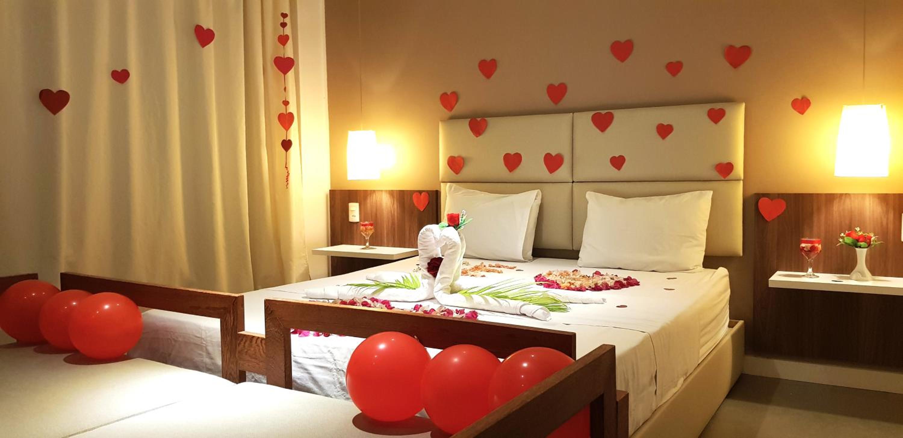 Deluxe King Suite - Photo 20