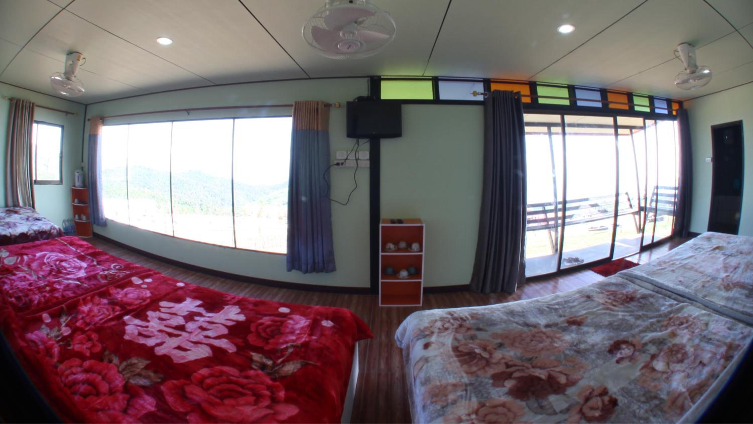 Family Room with Mountain View - Photo 8