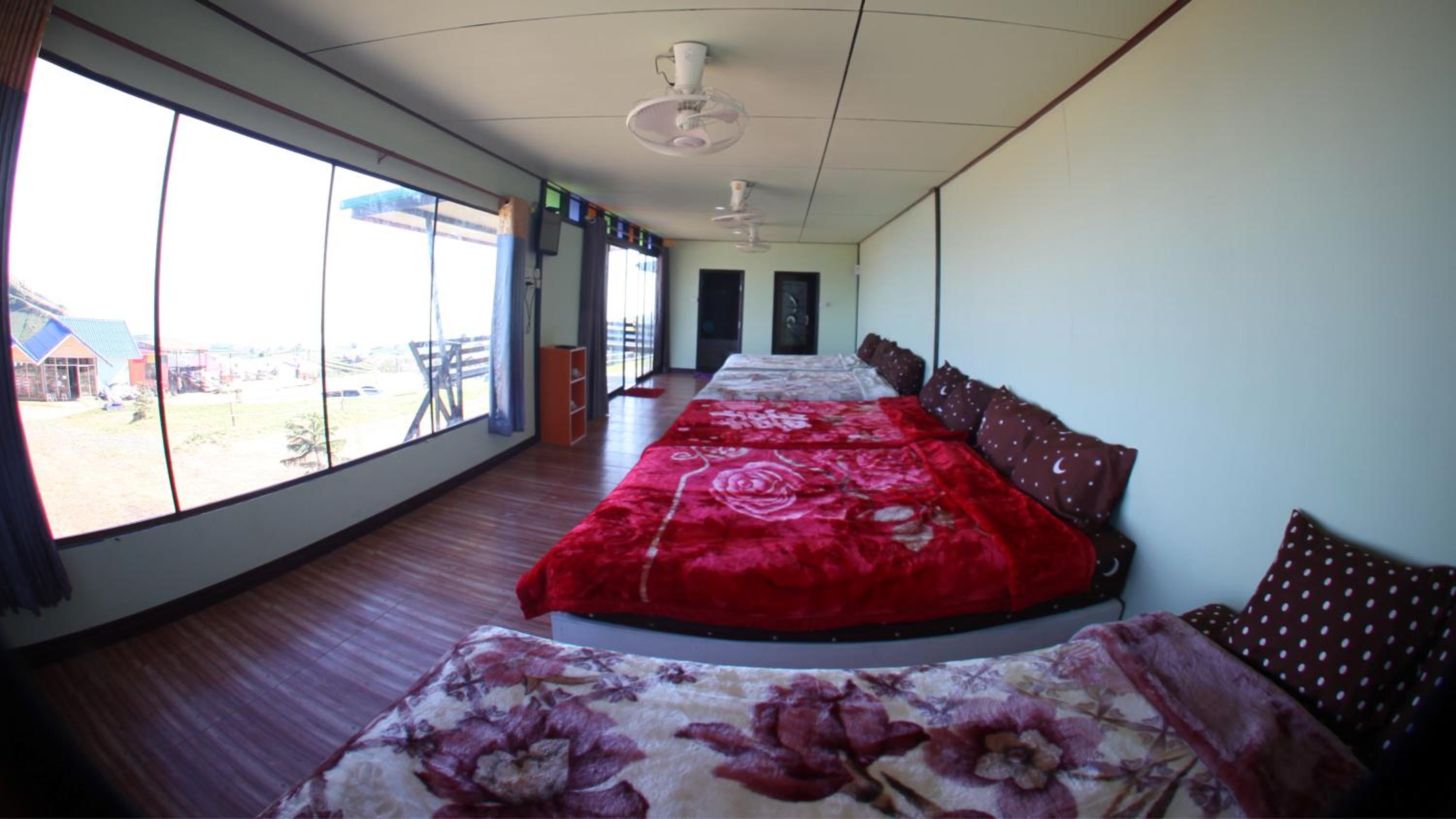Family Room with Mountain View - Photo 1