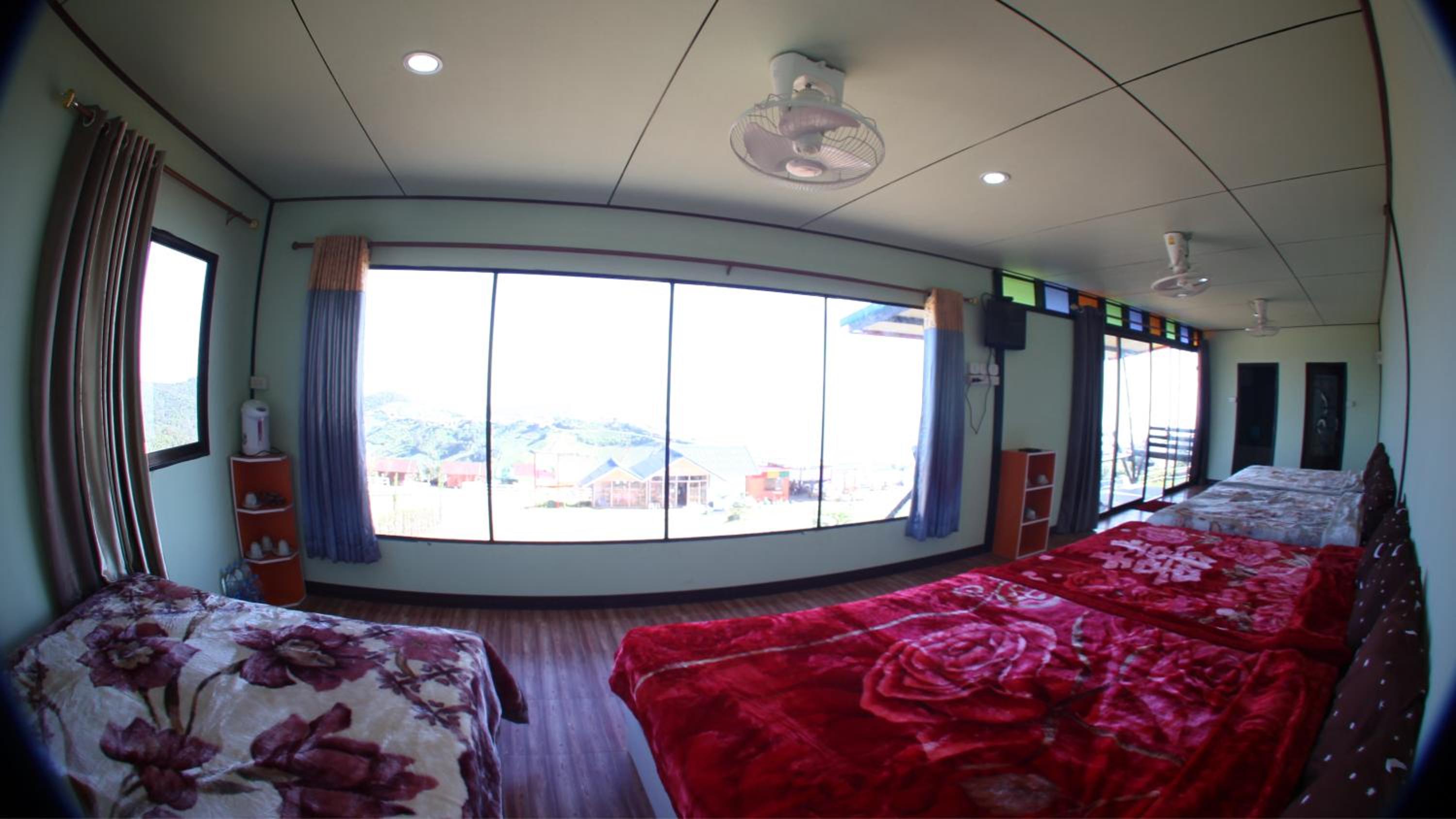 Family Room with Mountain View - Photo 7